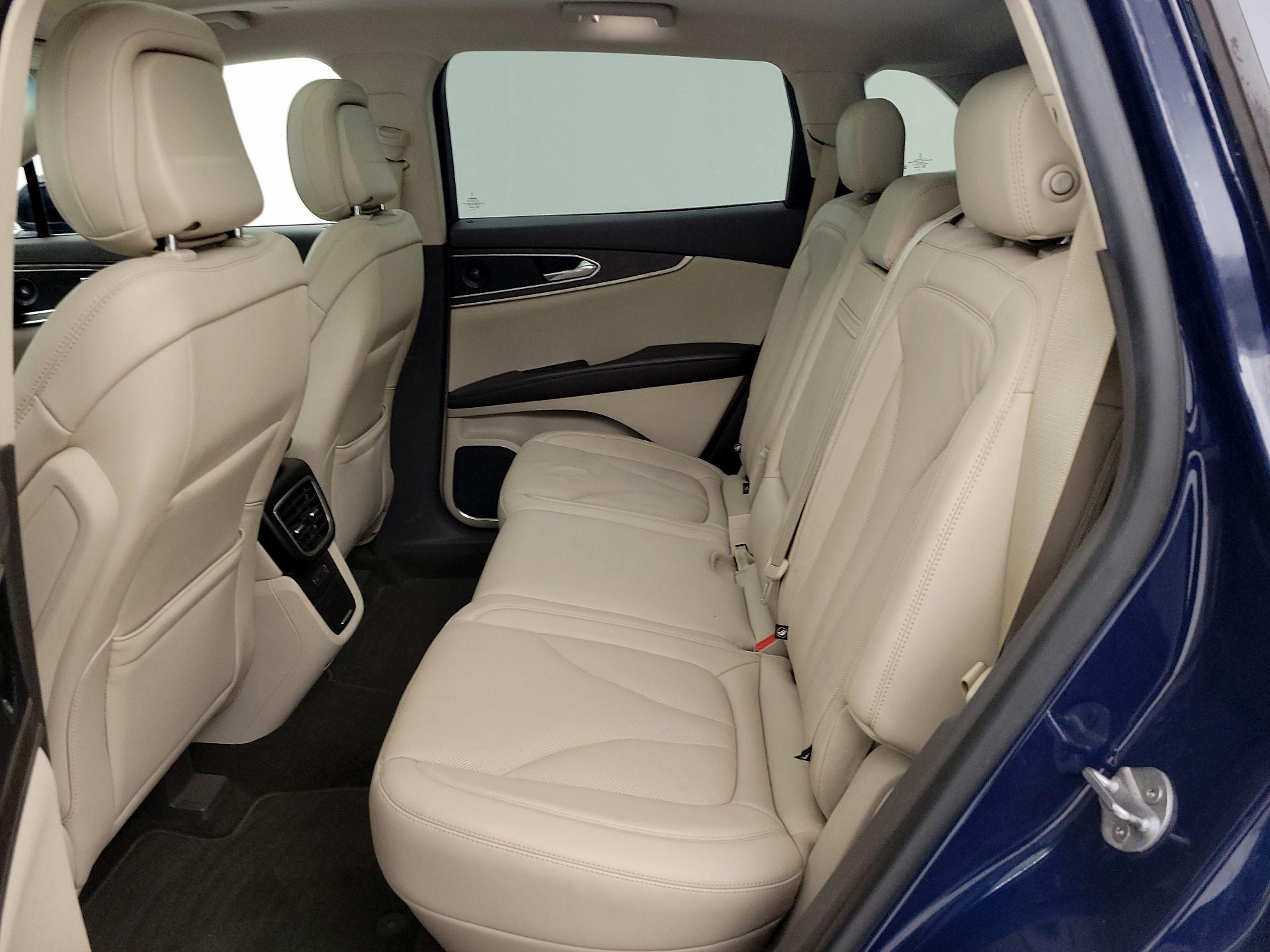 Thumbnail: 2020 Lincoln Nautilus - 19