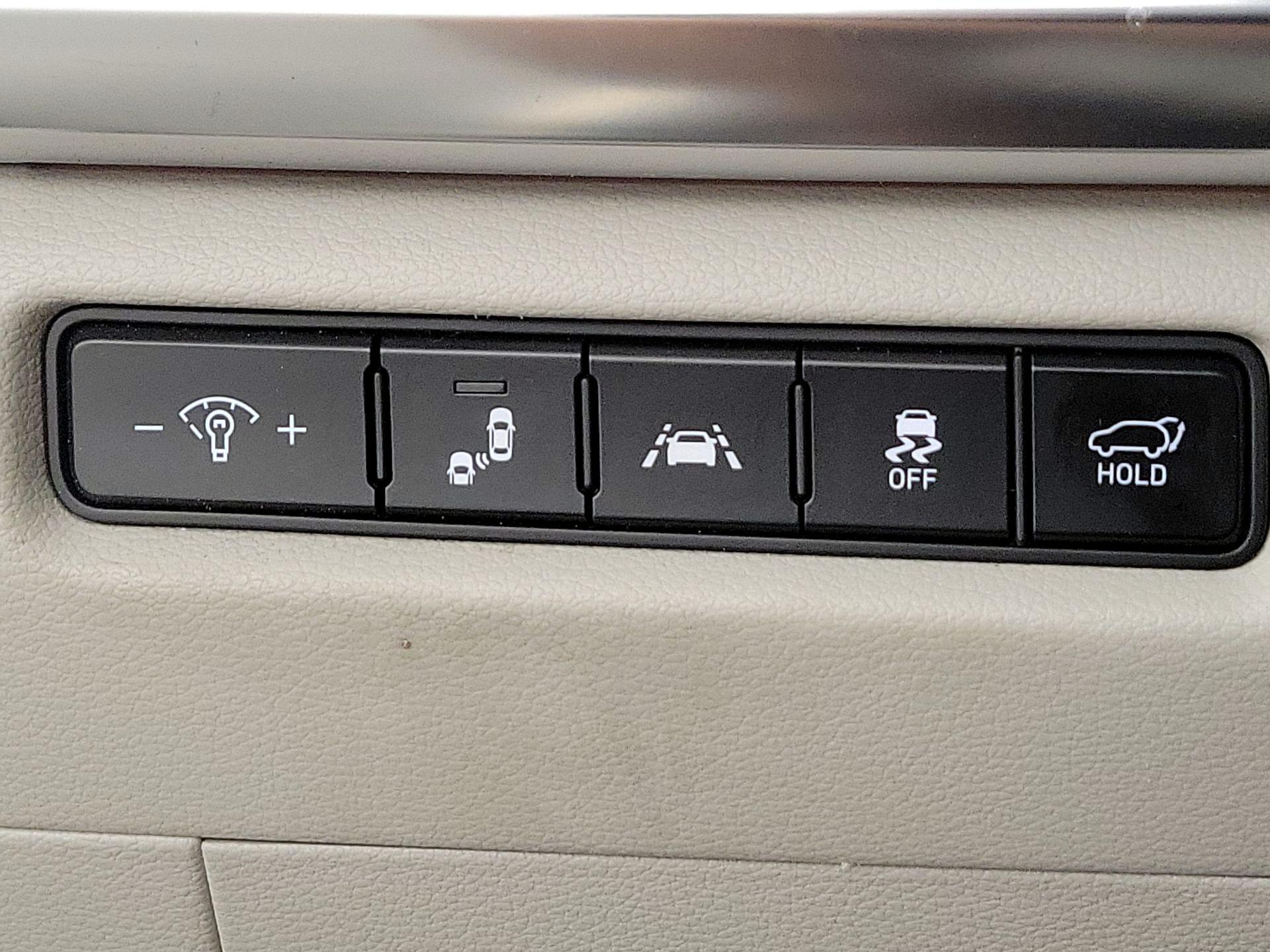 Thumbnail: 2022 Kia Telluride - 13