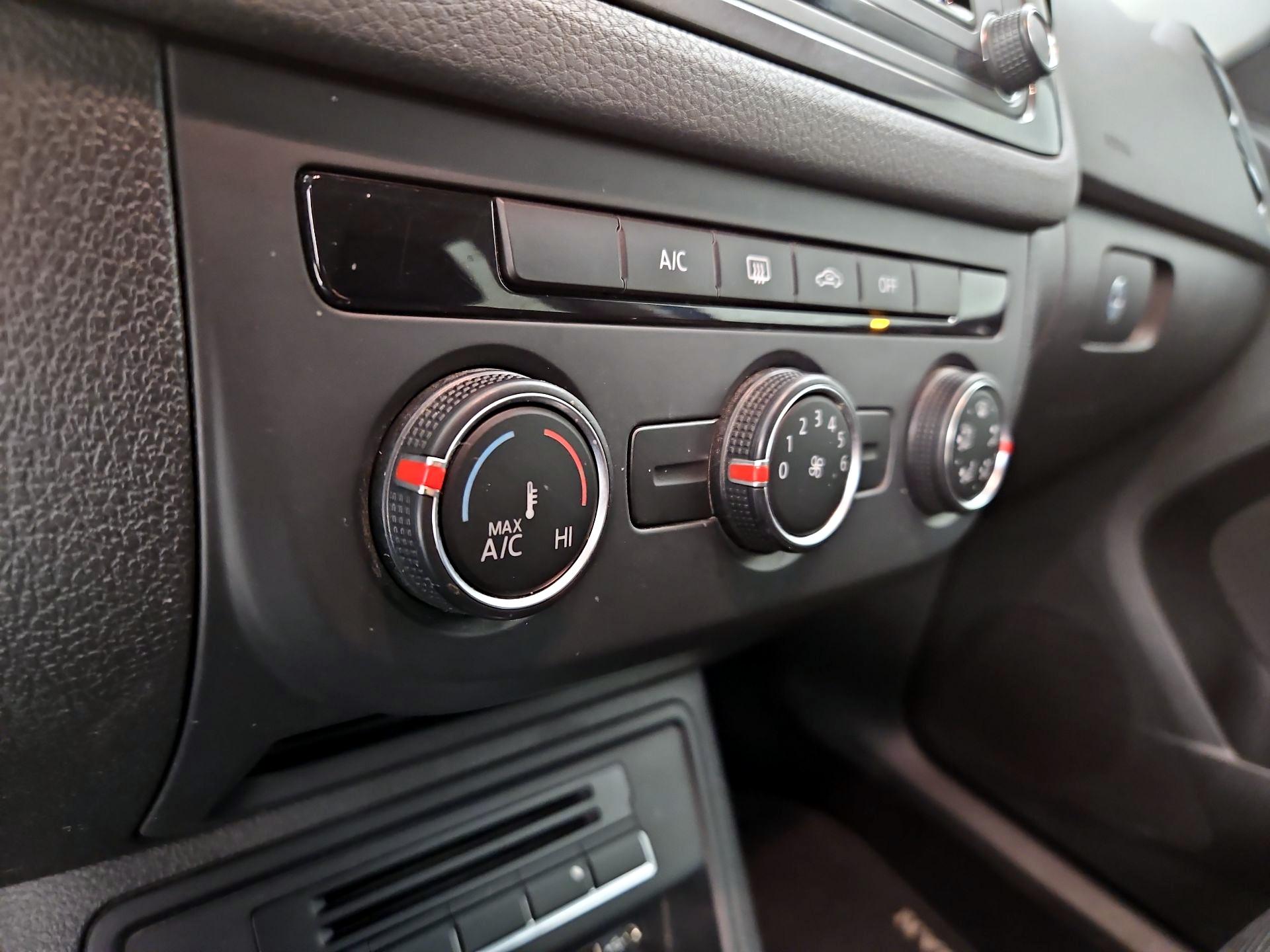 Thumbnail: 2018 Volkswagen Tiguan - 16