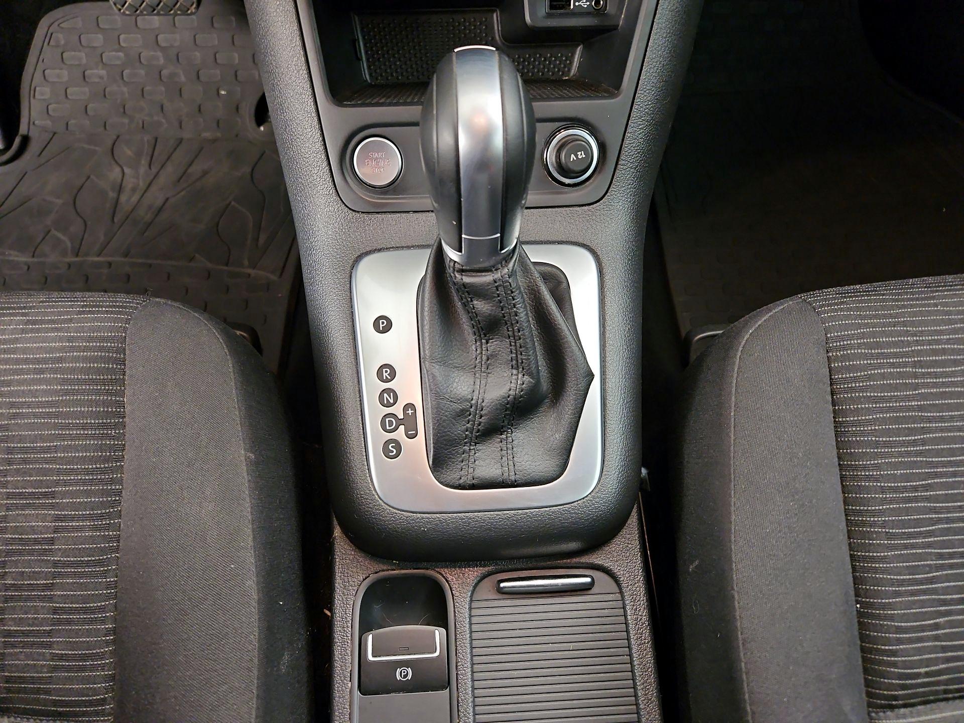 Thumbnail: 2018 Volkswagen Tiguan - 17