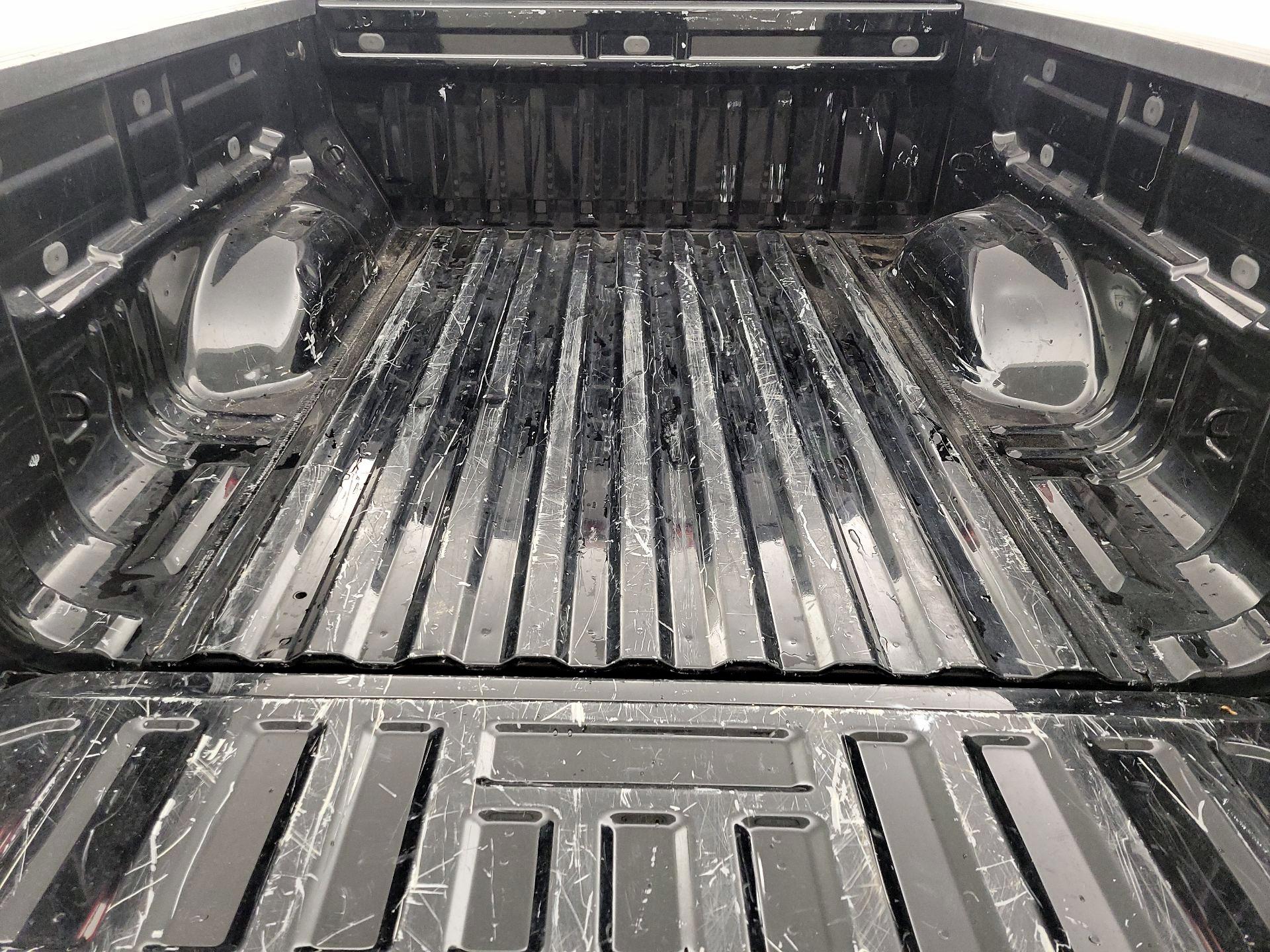 Thumbnail: 2022 Chevrolet Colorado - 18