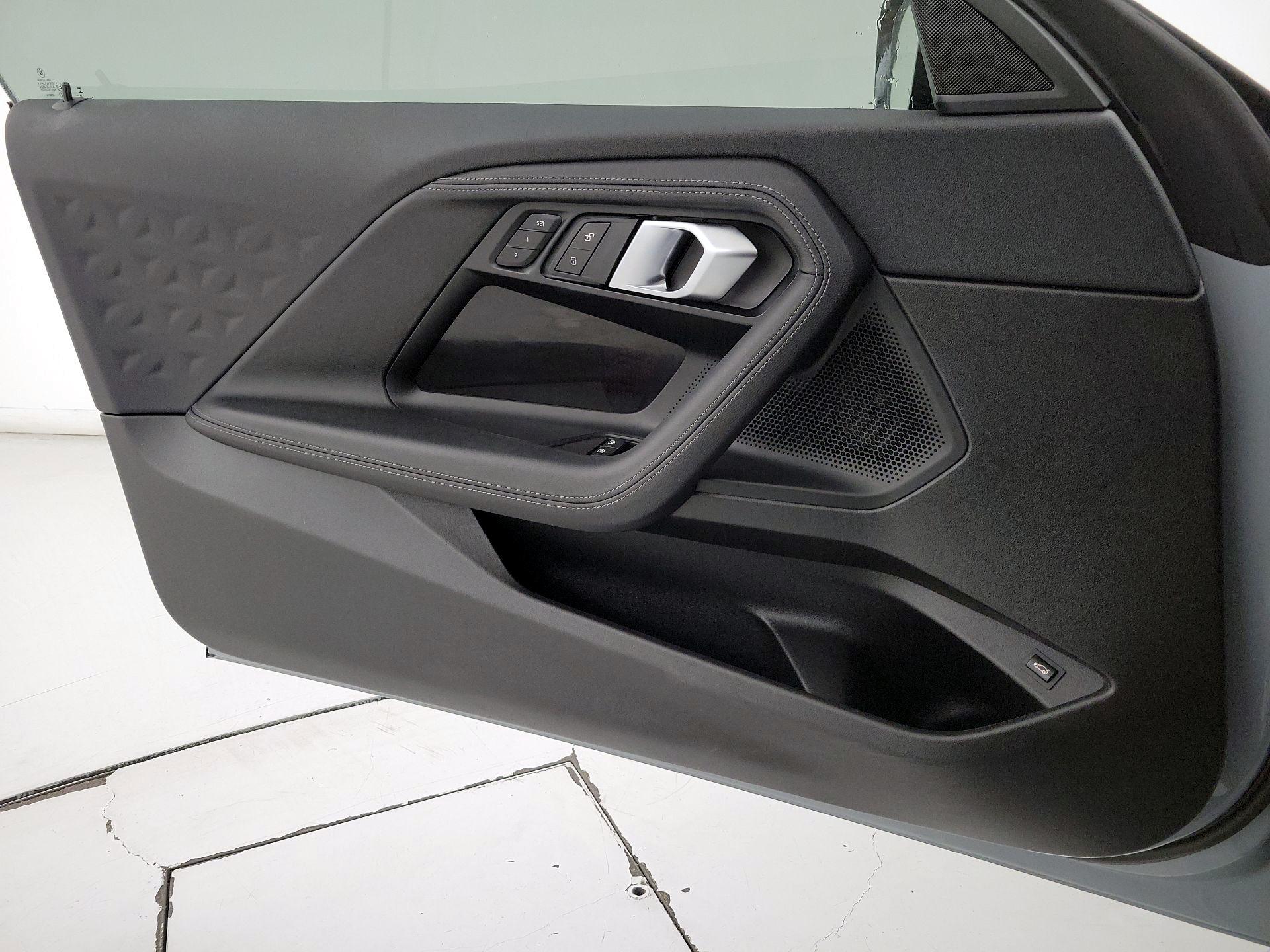 Thumbnail: 2025 BMW 2 Series - 12