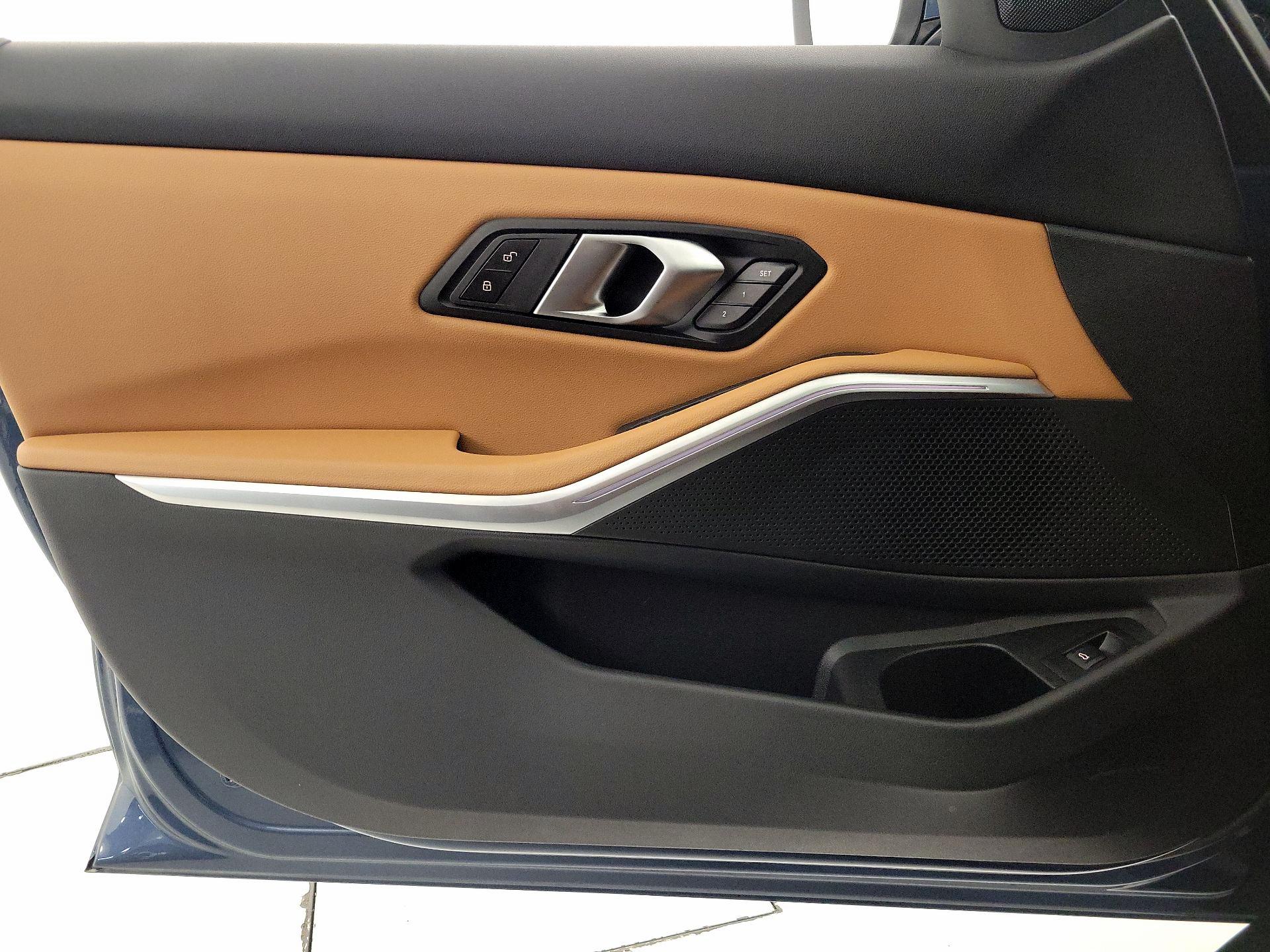 Thumbnail: 2025 BMW 3 Series - 12