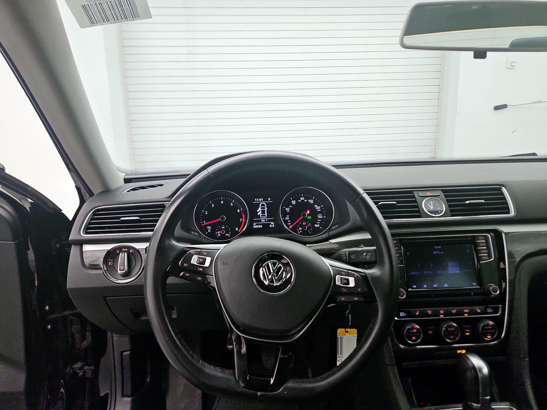 Thumbnail: 2016 Volkswagen Passat - 10