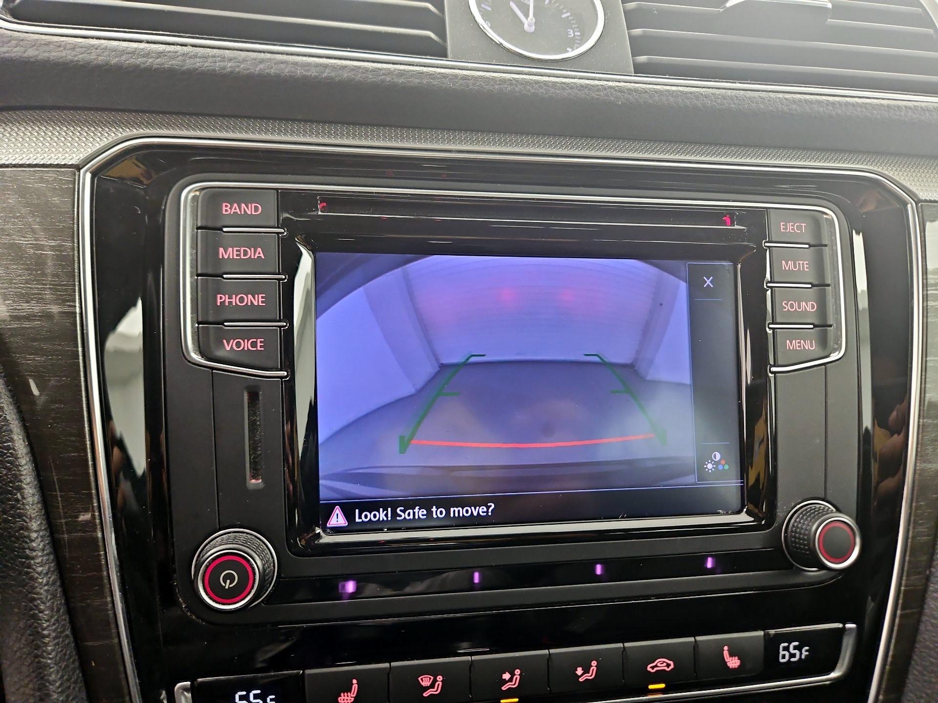 Thumbnail: 2016 Volkswagen Passat - 14