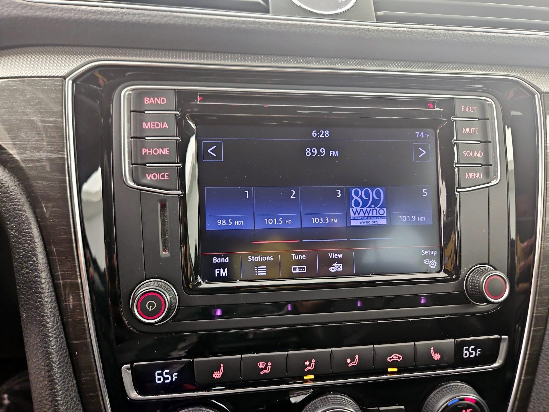 Thumbnail: 2016 Volkswagen Passat - 15