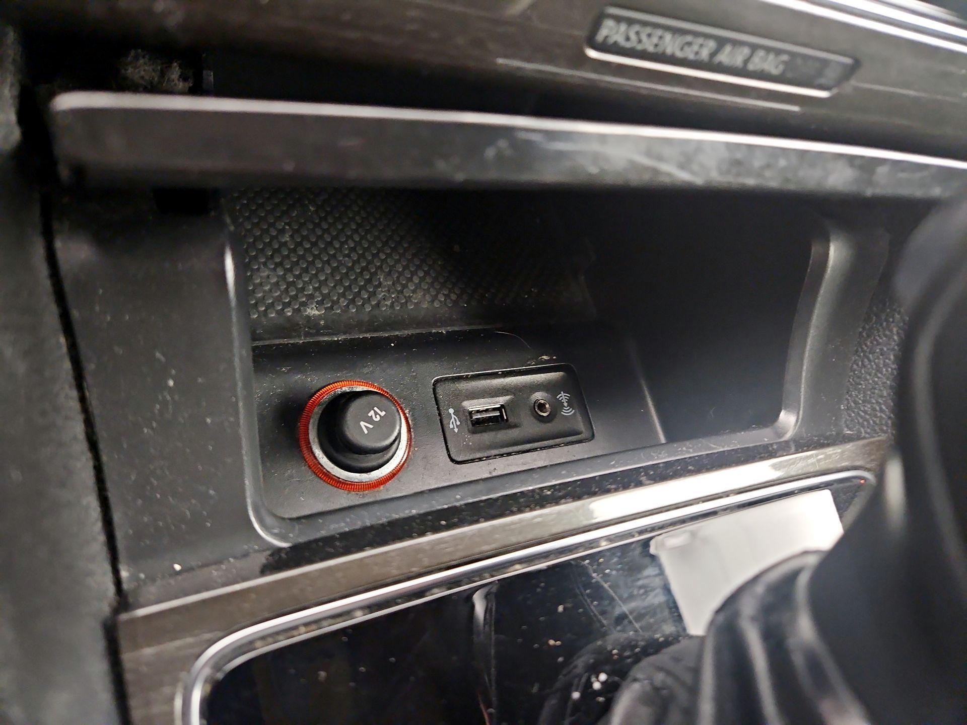 Thumbnail: 2016 Volkswagen Passat - 18