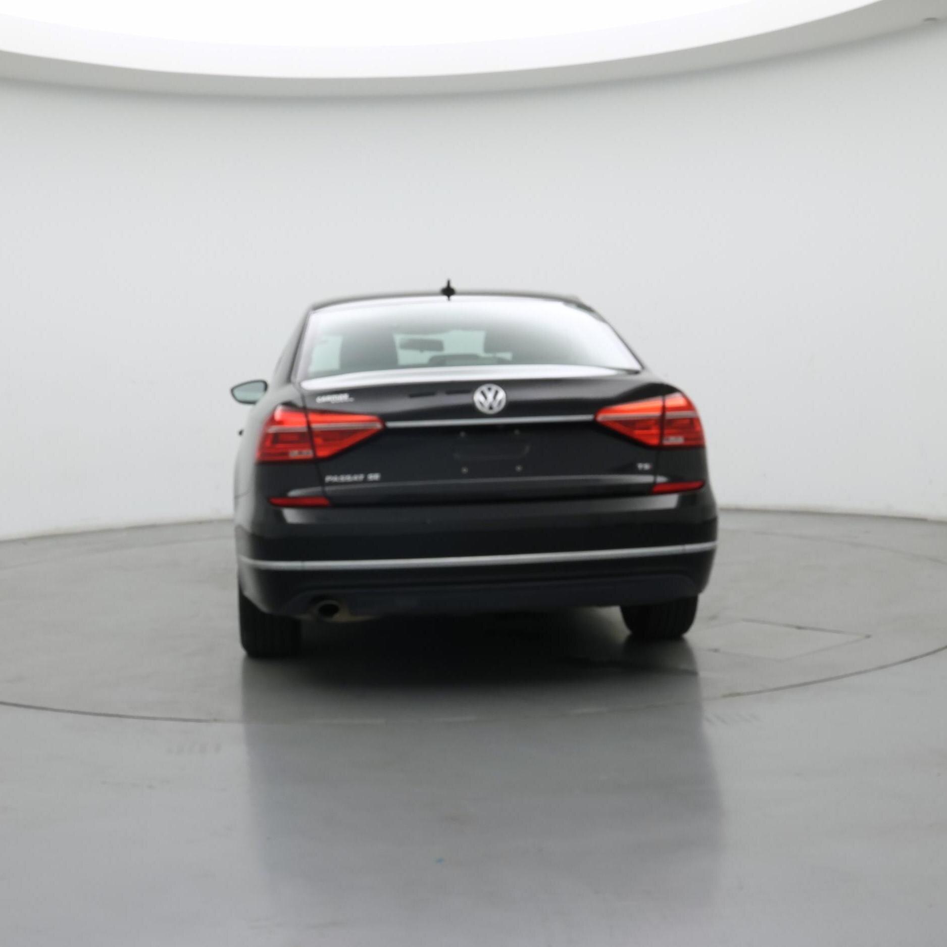 Thumbnail: 2016 Volkswagen Passat - 6