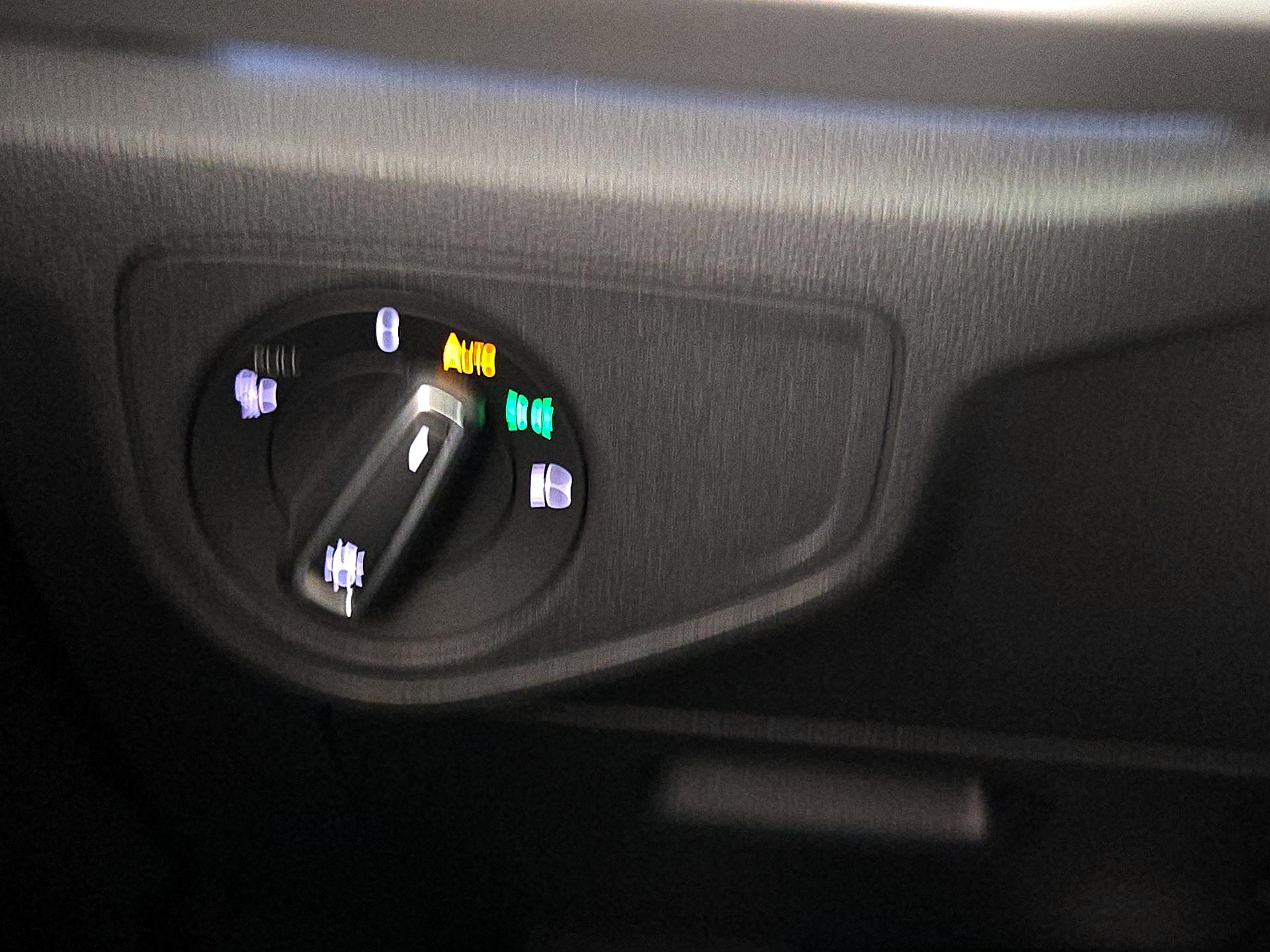 Thumbnail: 2022 Volkswagen Atlas - 13