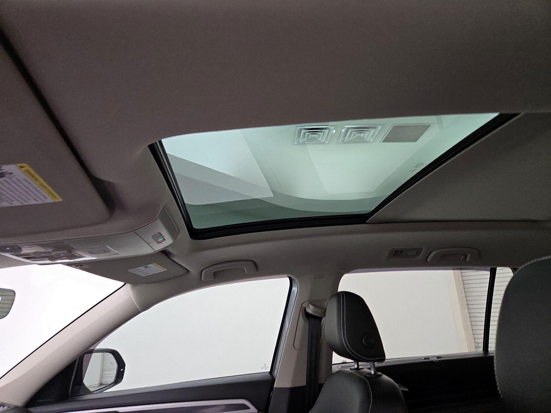 Thumbnail: 2022 Volkswagen Atlas - 19