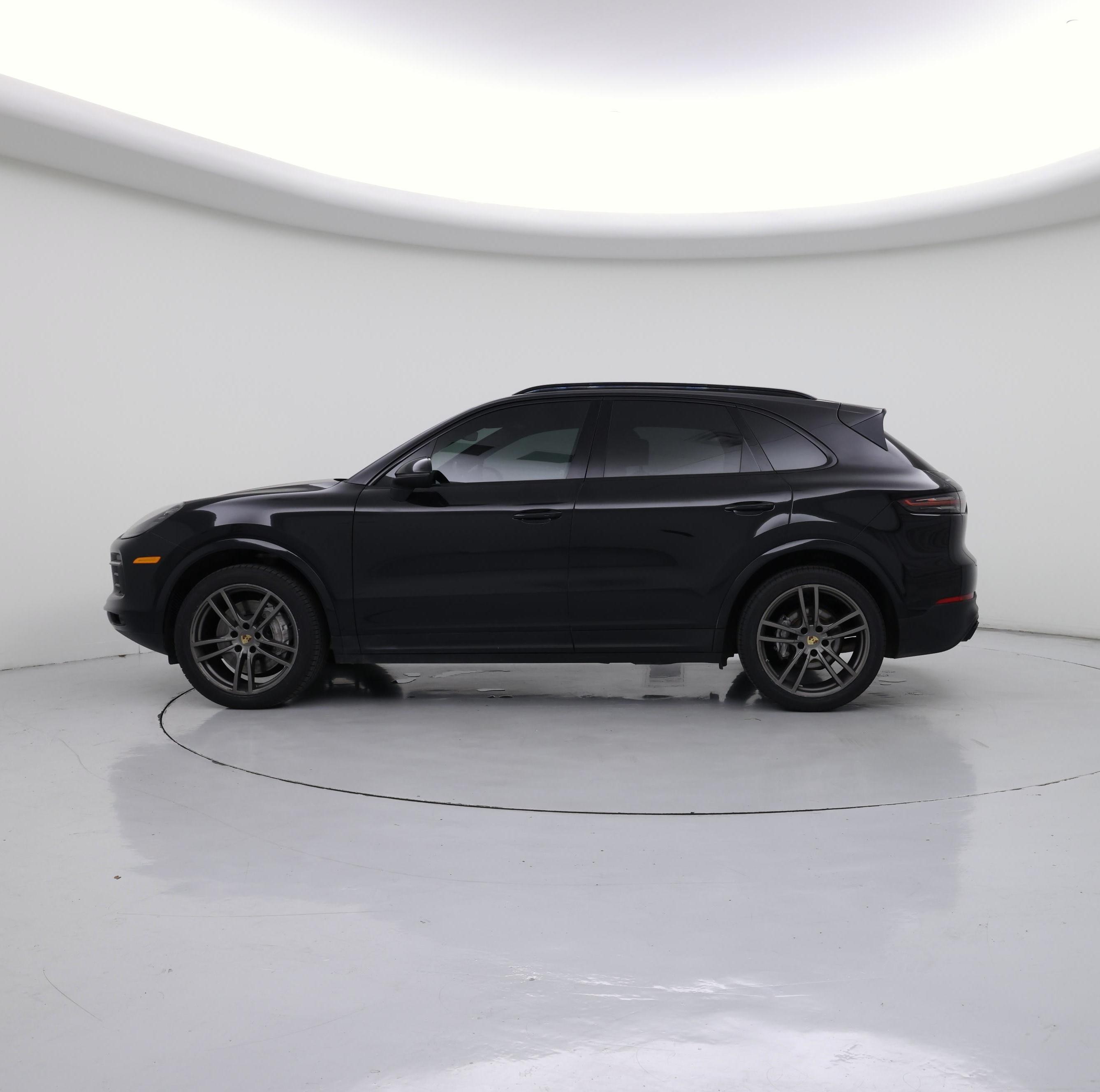 Thumbnail: 2022 Porsche Cayenne - 3