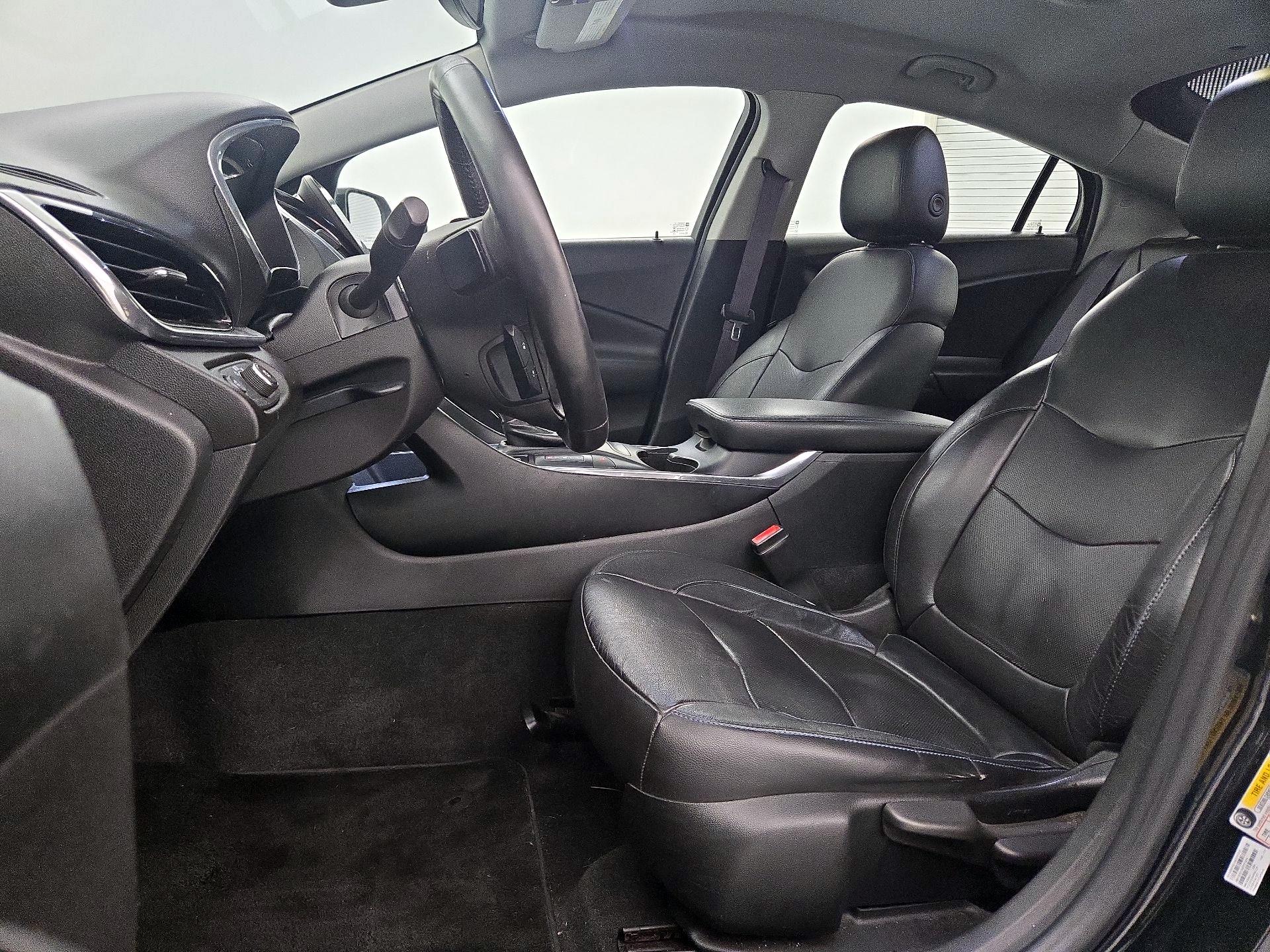 Thumbnail: 2017 Chevrolet Volt - 11