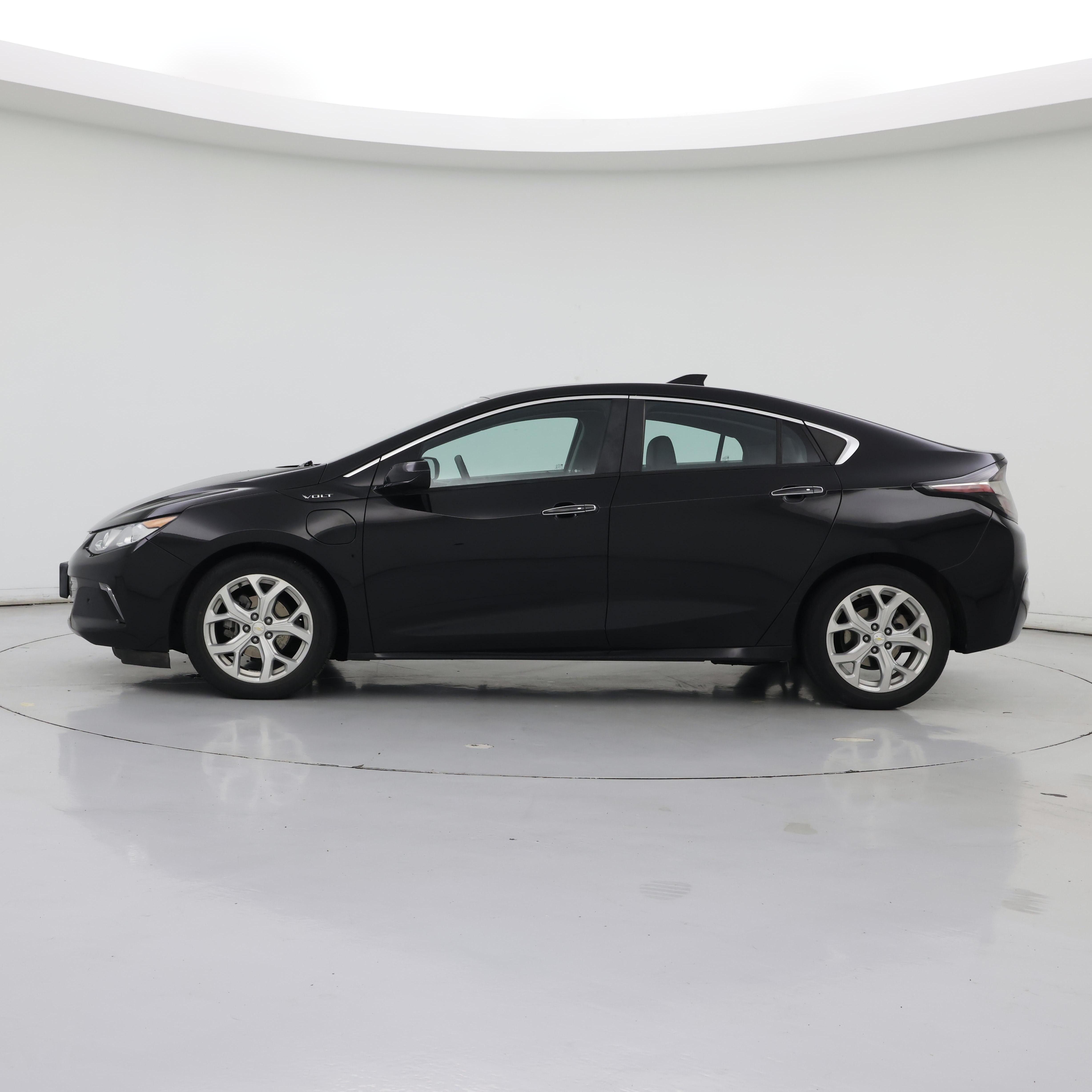 Thumbnail: 2017 Chevrolet Volt - 3