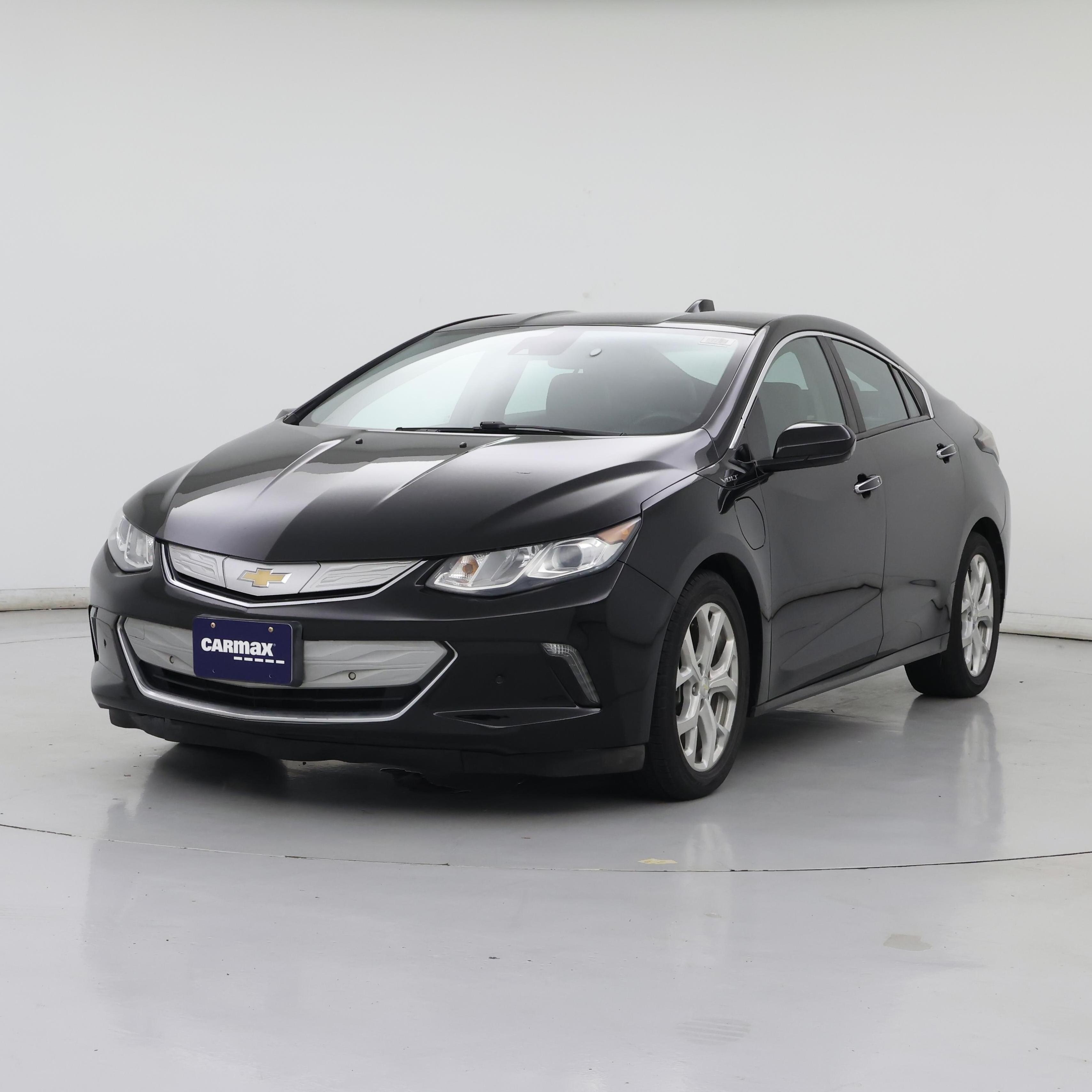 Thumbnail: 2017 Chevrolet Volt - 4