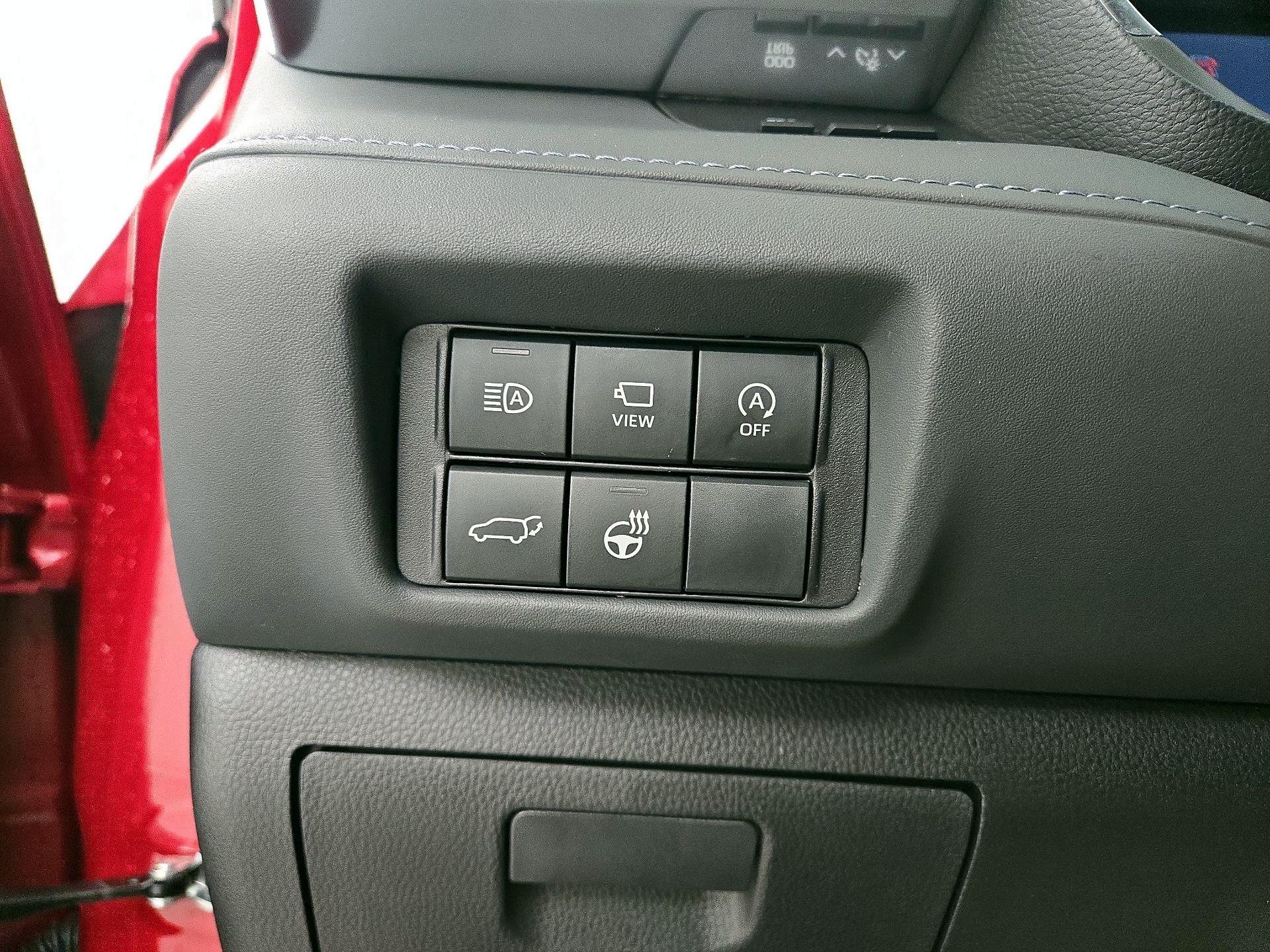 Thumbnail: 2023 Toyota Highlander - 13