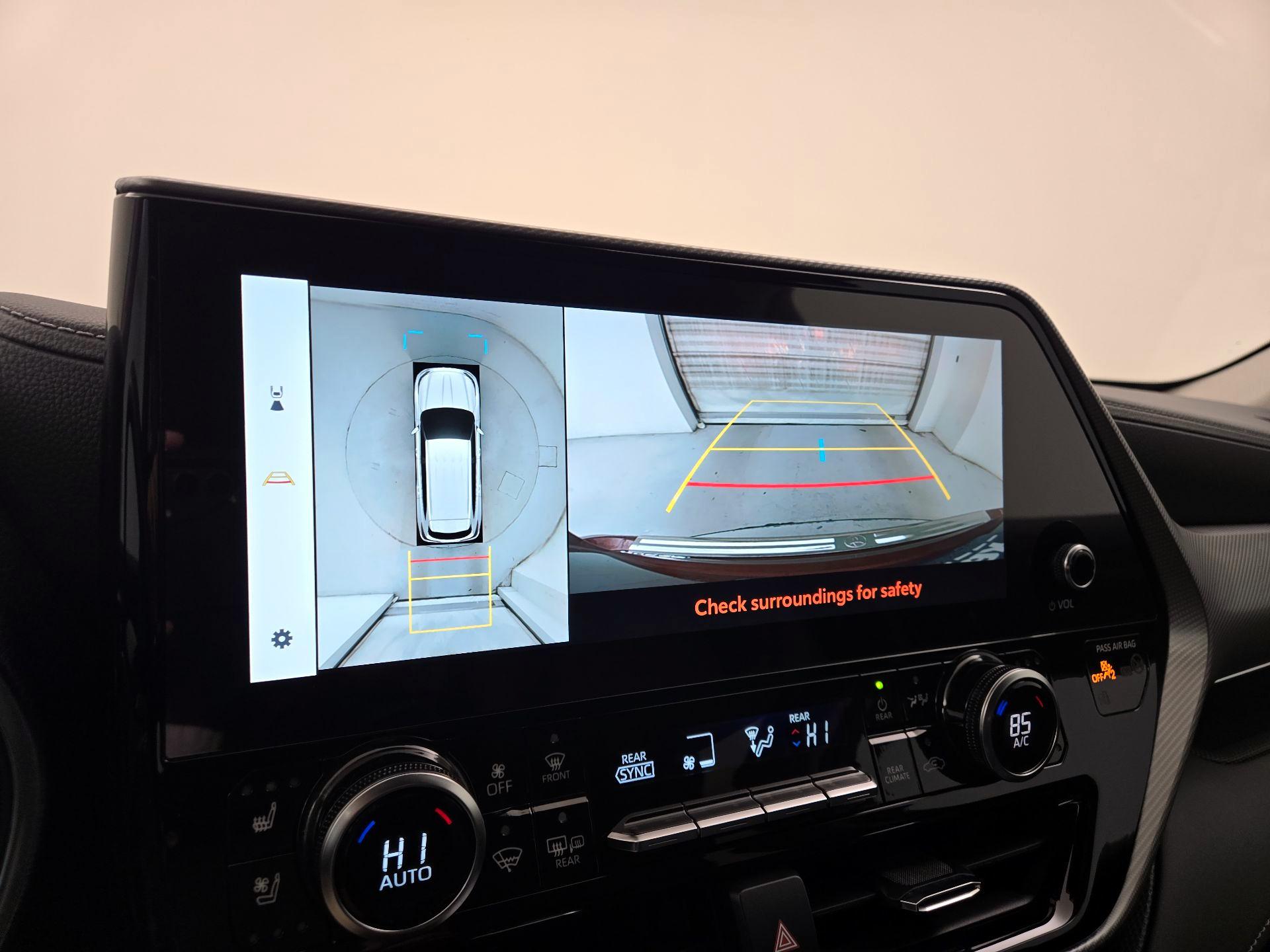 Thumbnail: 2023 Toyota Highlander - 14