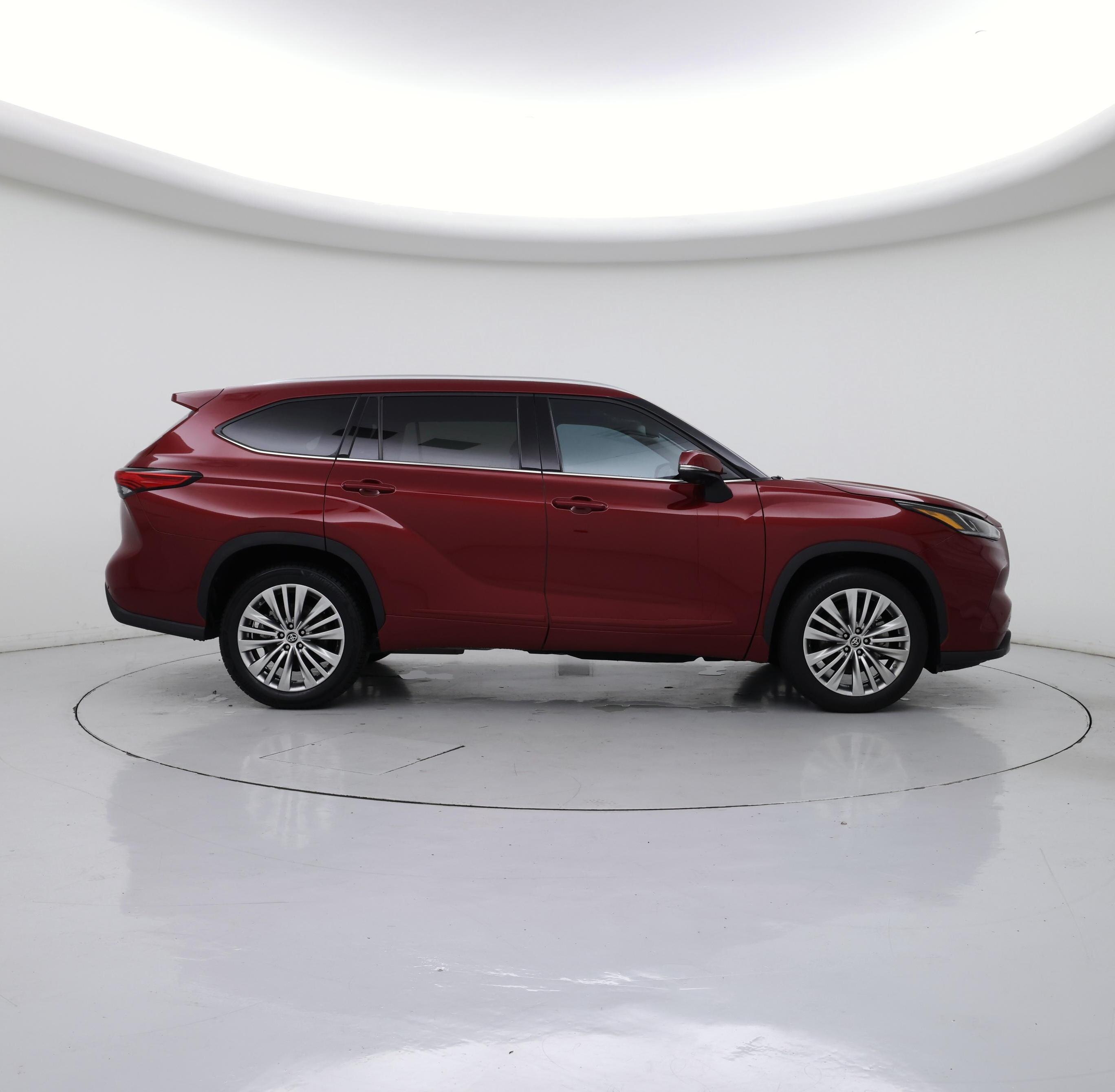 Thumbnail: 2023 Toyota Highlander - 7