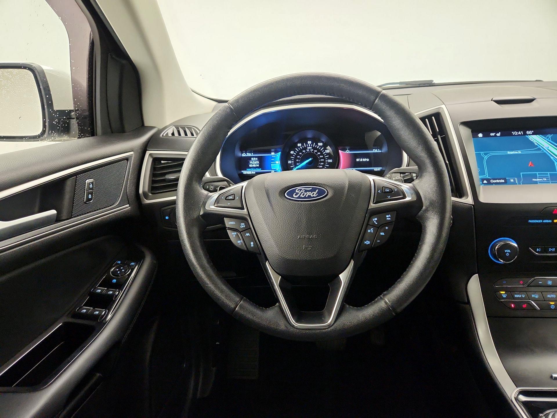 Thumbnail: 2019 Ford Edge - 10