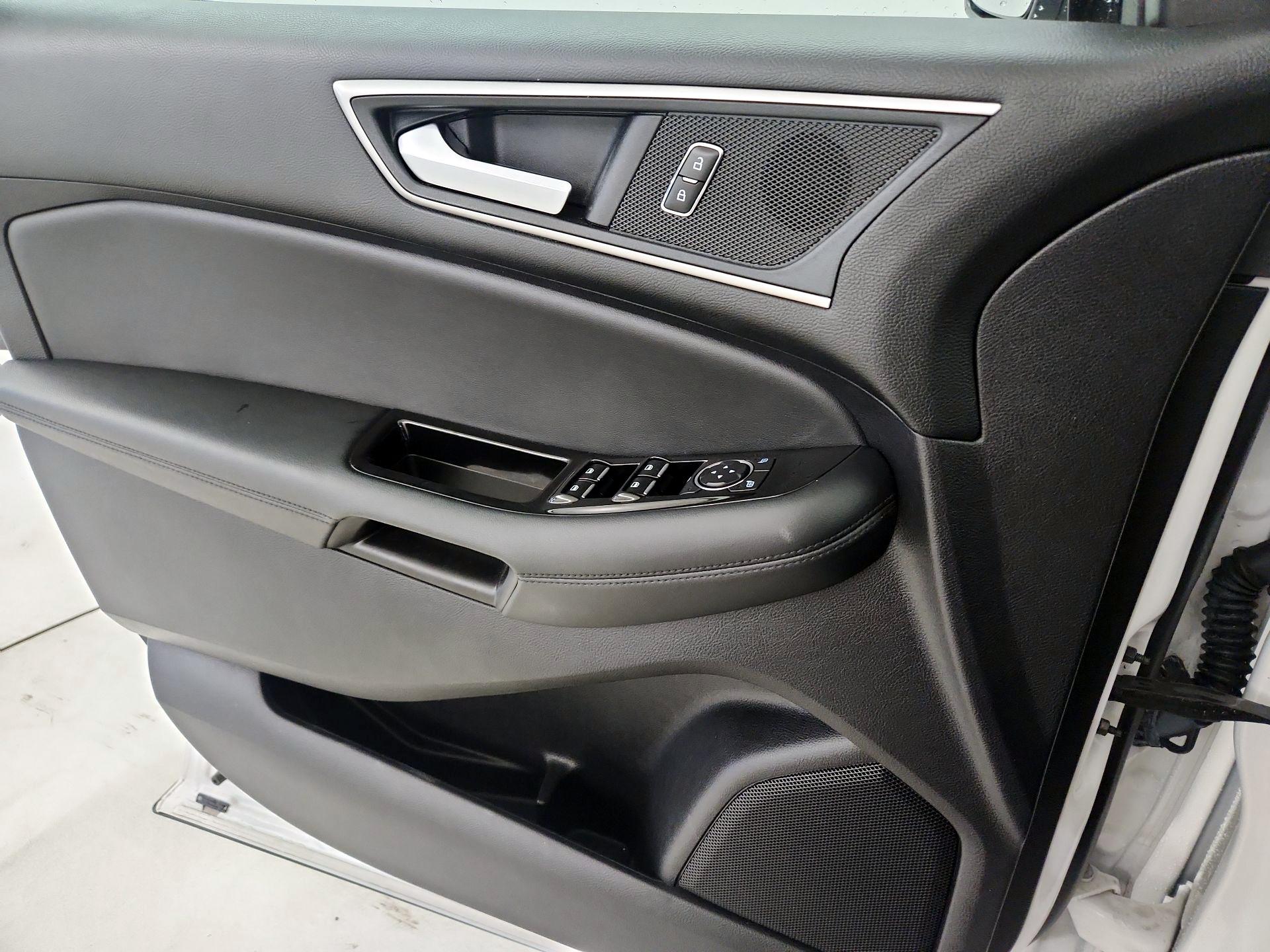 Thumbnail: 2019 Ford Edge - 12