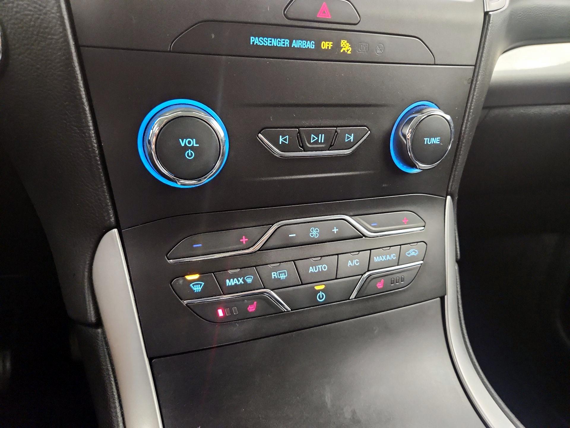 Thumbnail: 2019 Ford Edge - 17