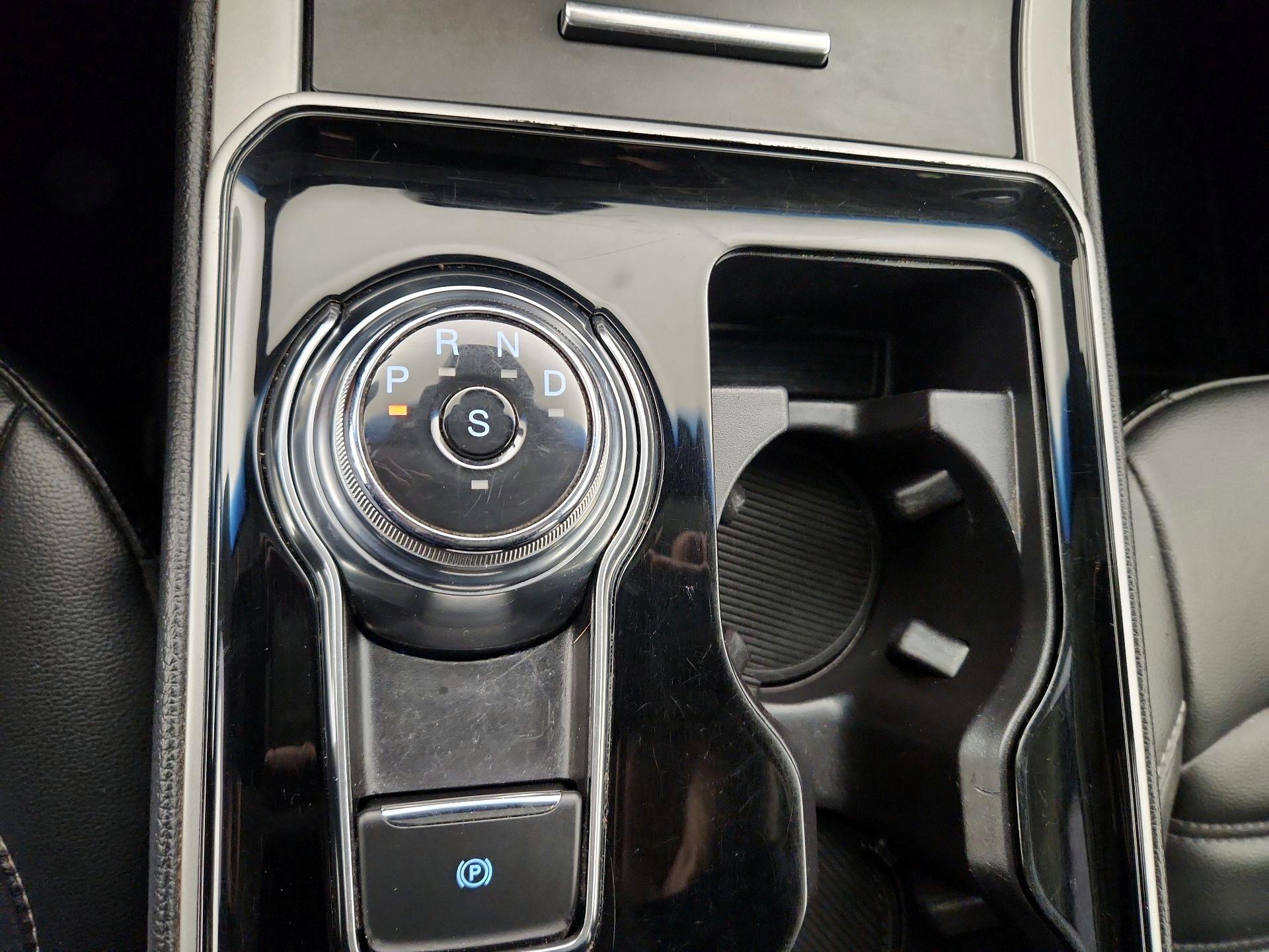 Thumbnail: 2019 Ford Edge - 18