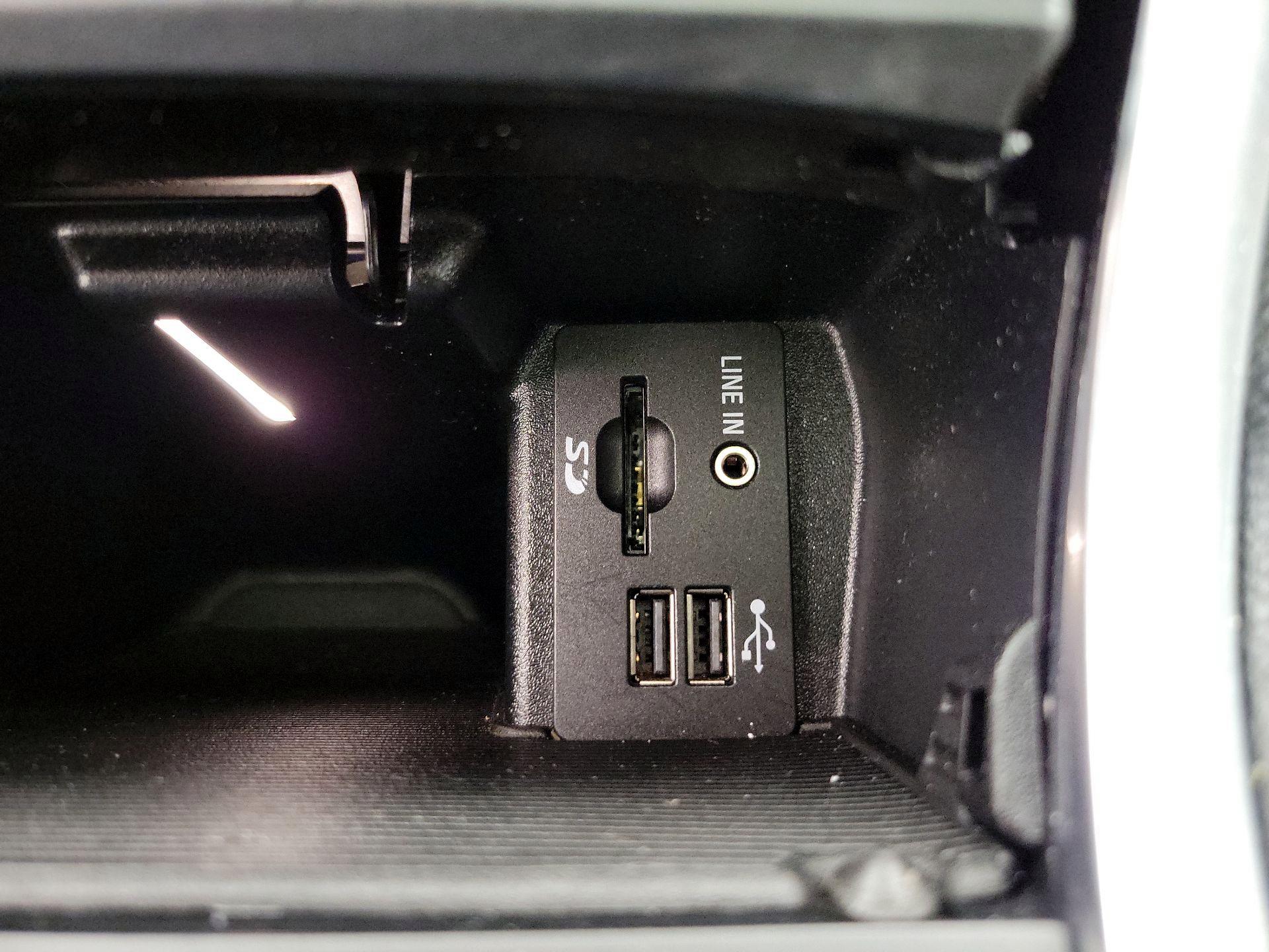 Thumbnail: 2015 Ford Edge - 18