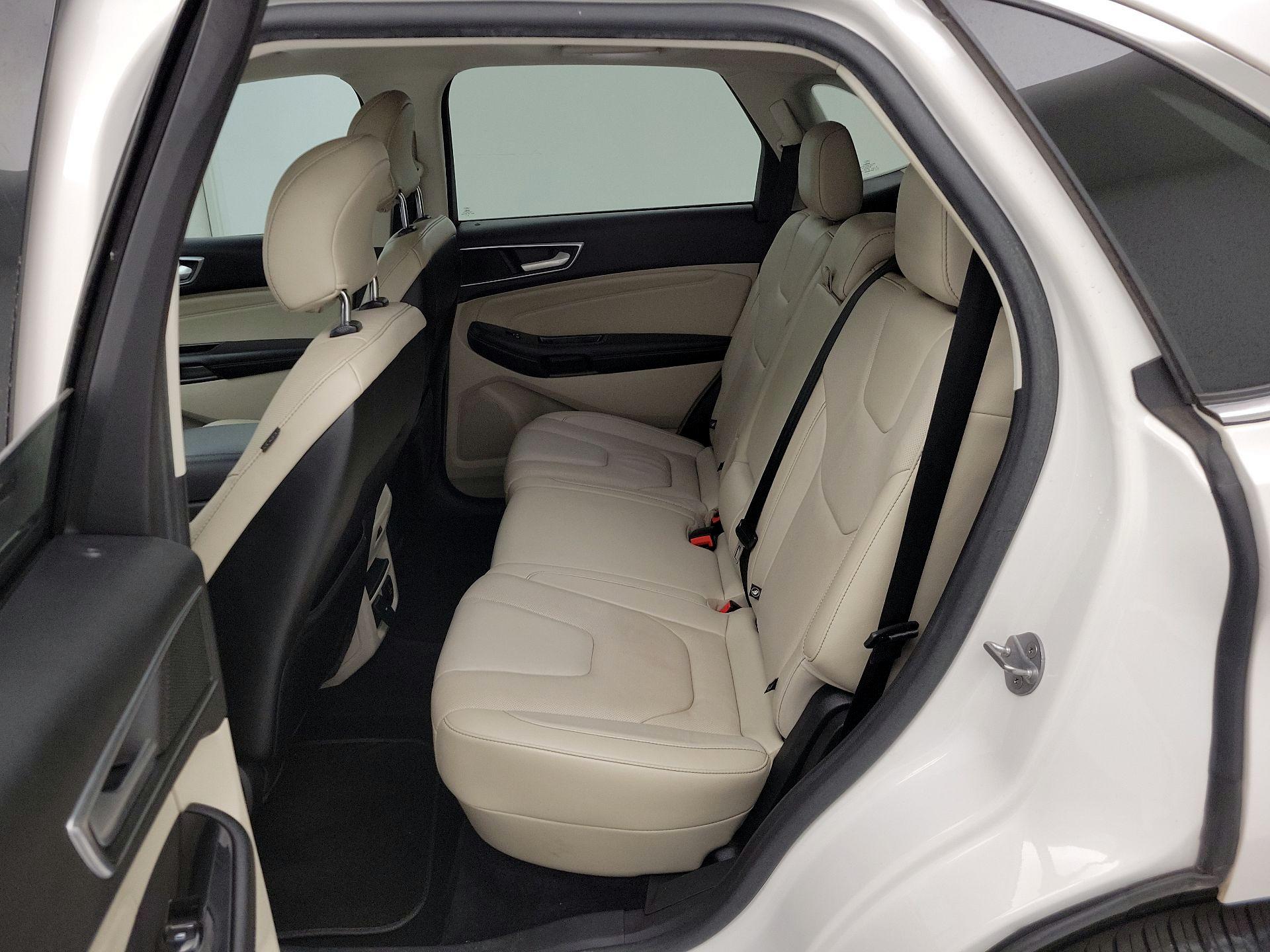 Thumbnail: 2015 Ford Edge - 20