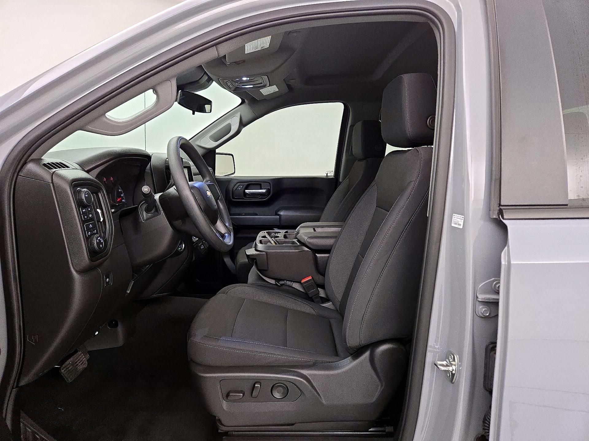 Thumbnail: 2025 Chevrolet Silverado 1500 - 19