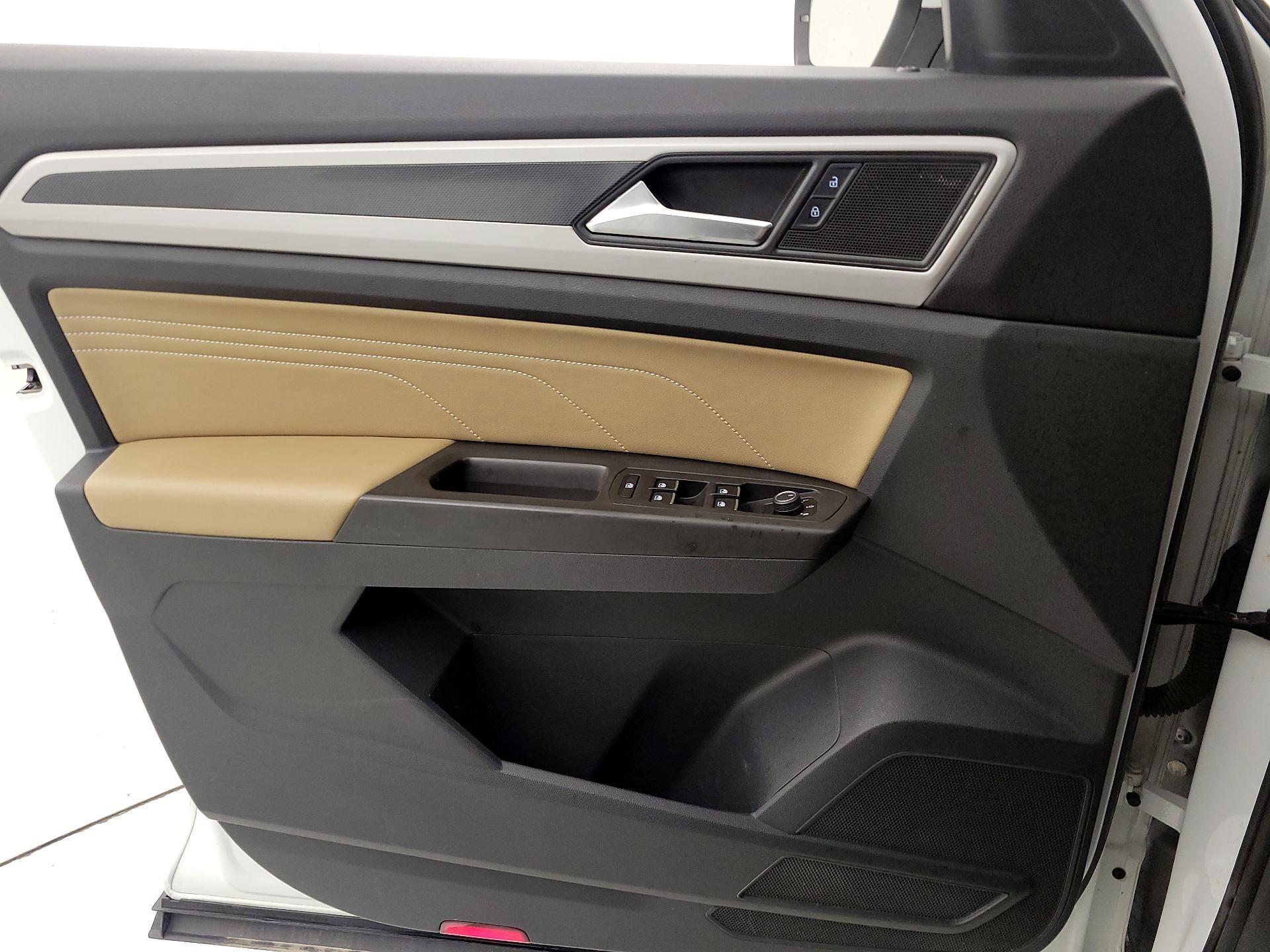 Thumbnail: 2022 Volkswagen Atlas - 10