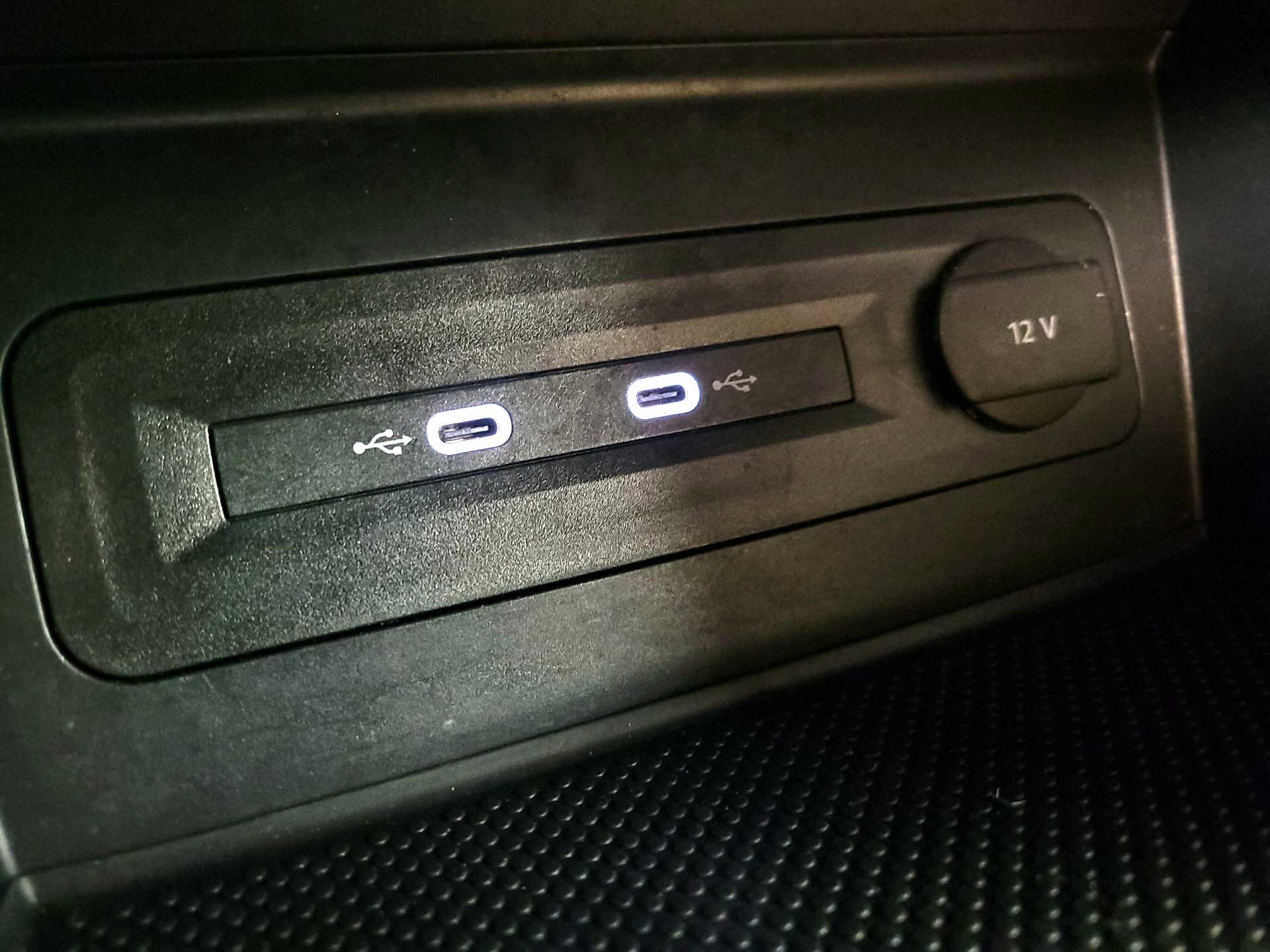 Thumbnail: 2022 Volkswagen Atlas - 16