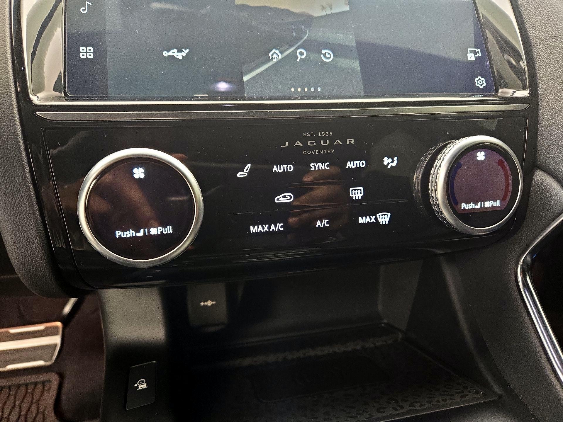 Thumbnail: 2024 Jaguar E-Pace - 16