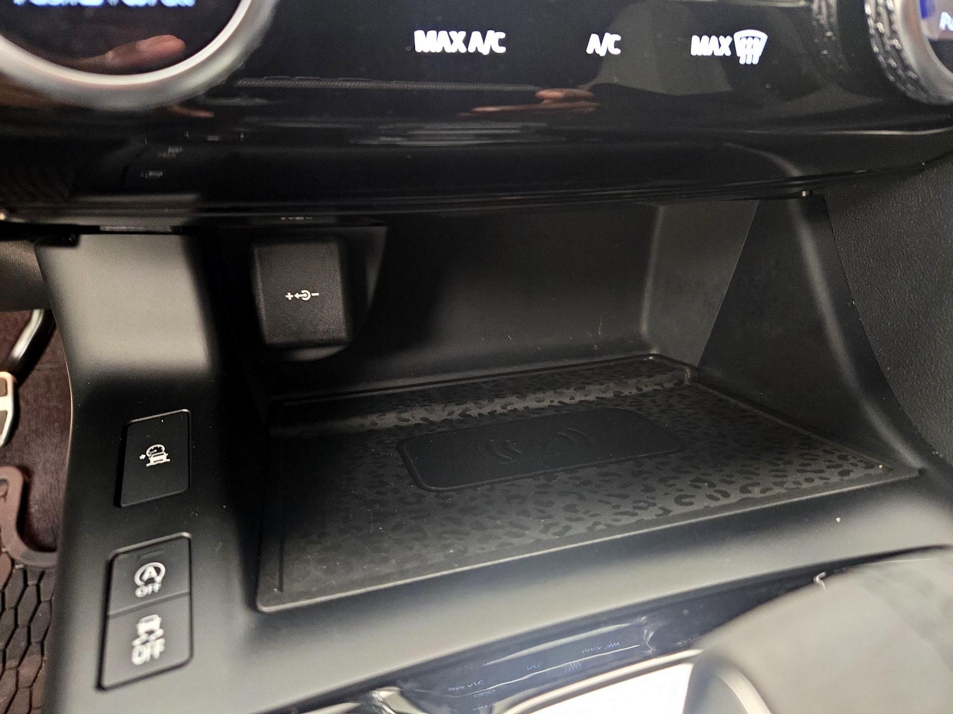 Thumbnail: 2024 Jaguar E-Pace - 18