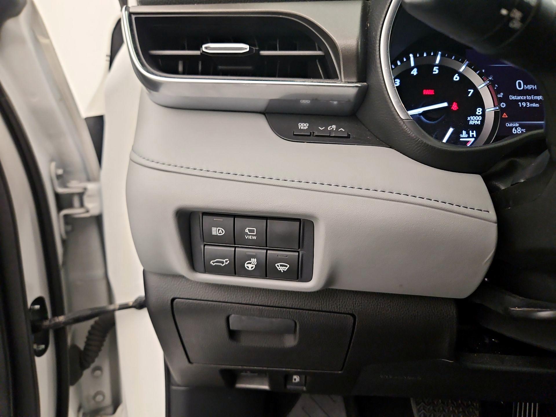 Thumbnail: 2020 Toyota Highlander - 11