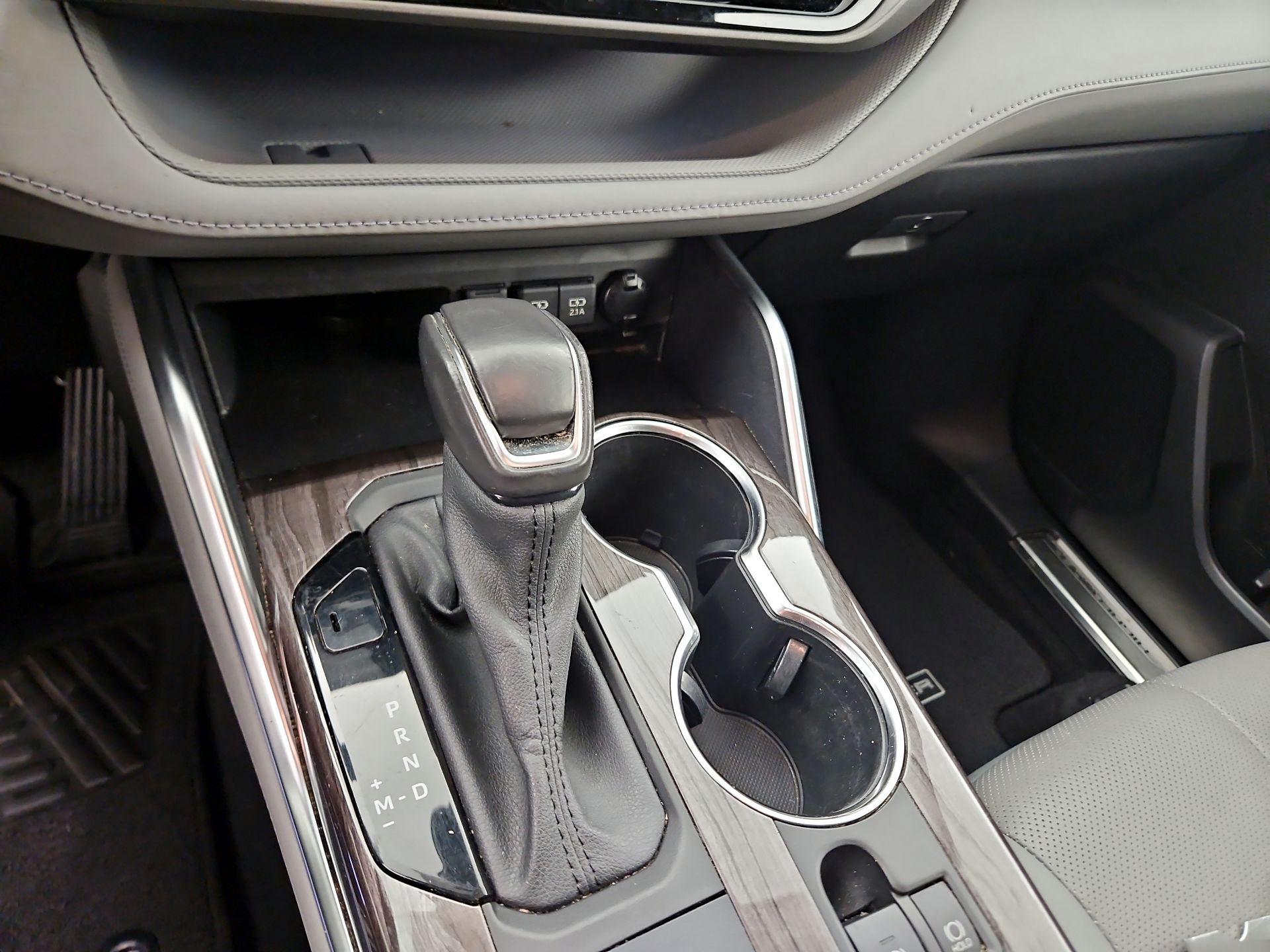 Thumbnail: 2020 Toyota Highlander - 15