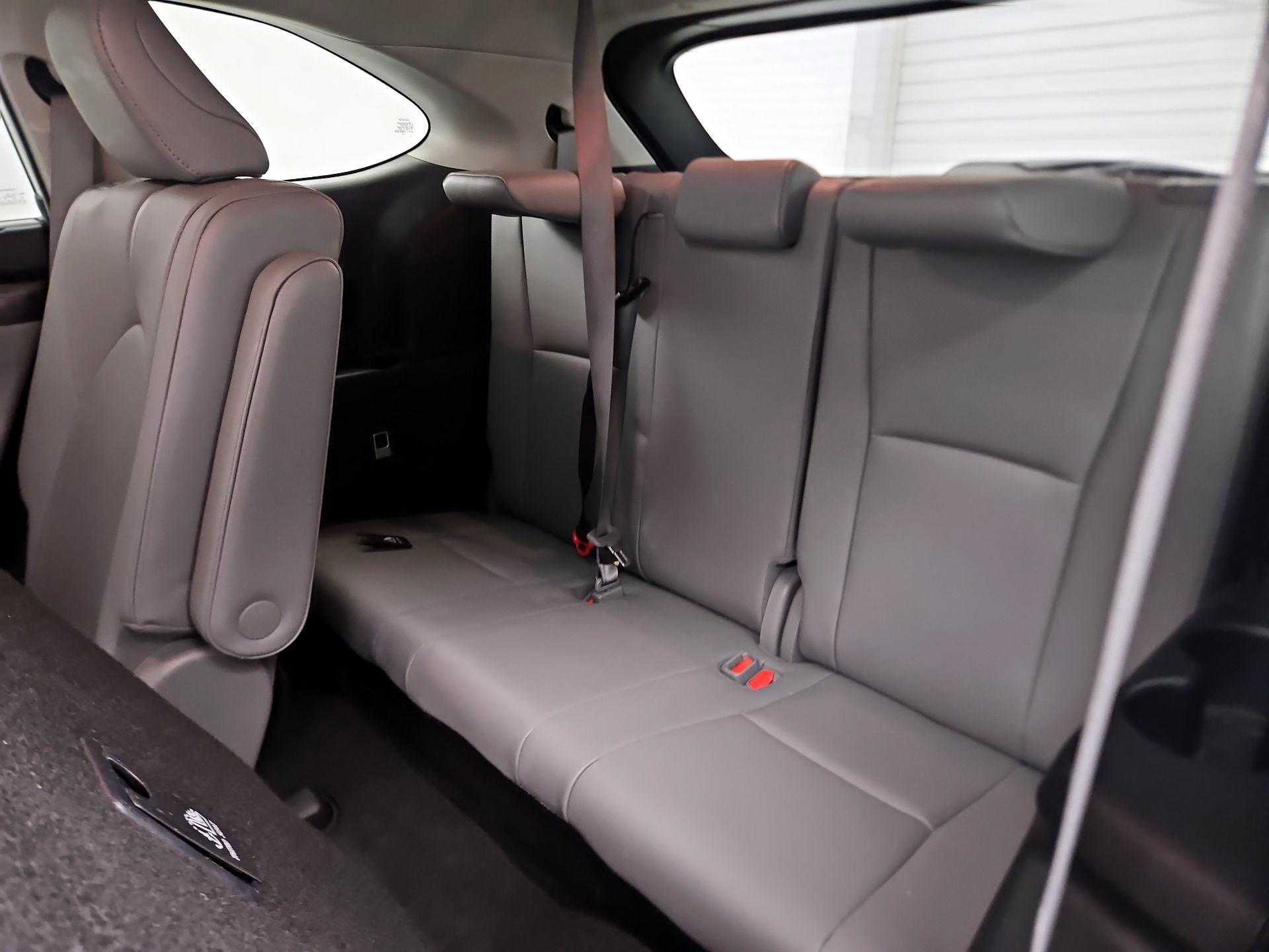 Thumbnail: 2020 Toyota Highlander - 18