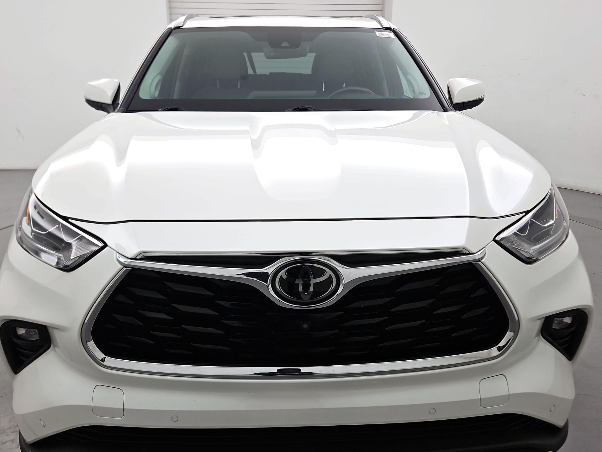 Thumbnail: 2020 Toyota Highlander - 2