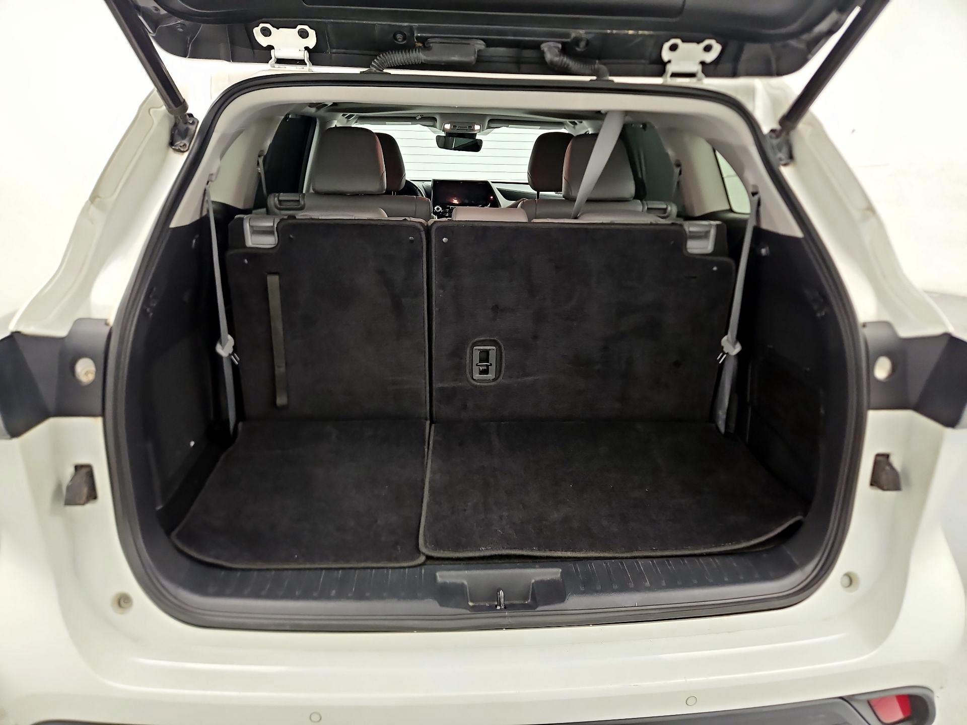 Thumbnail: 2020 Toyota Highlander - 19