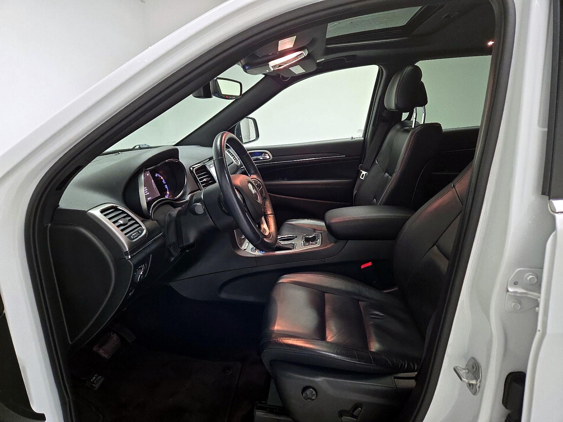 Thumbnail: 2022 Jeep Grand Cherokee - 11