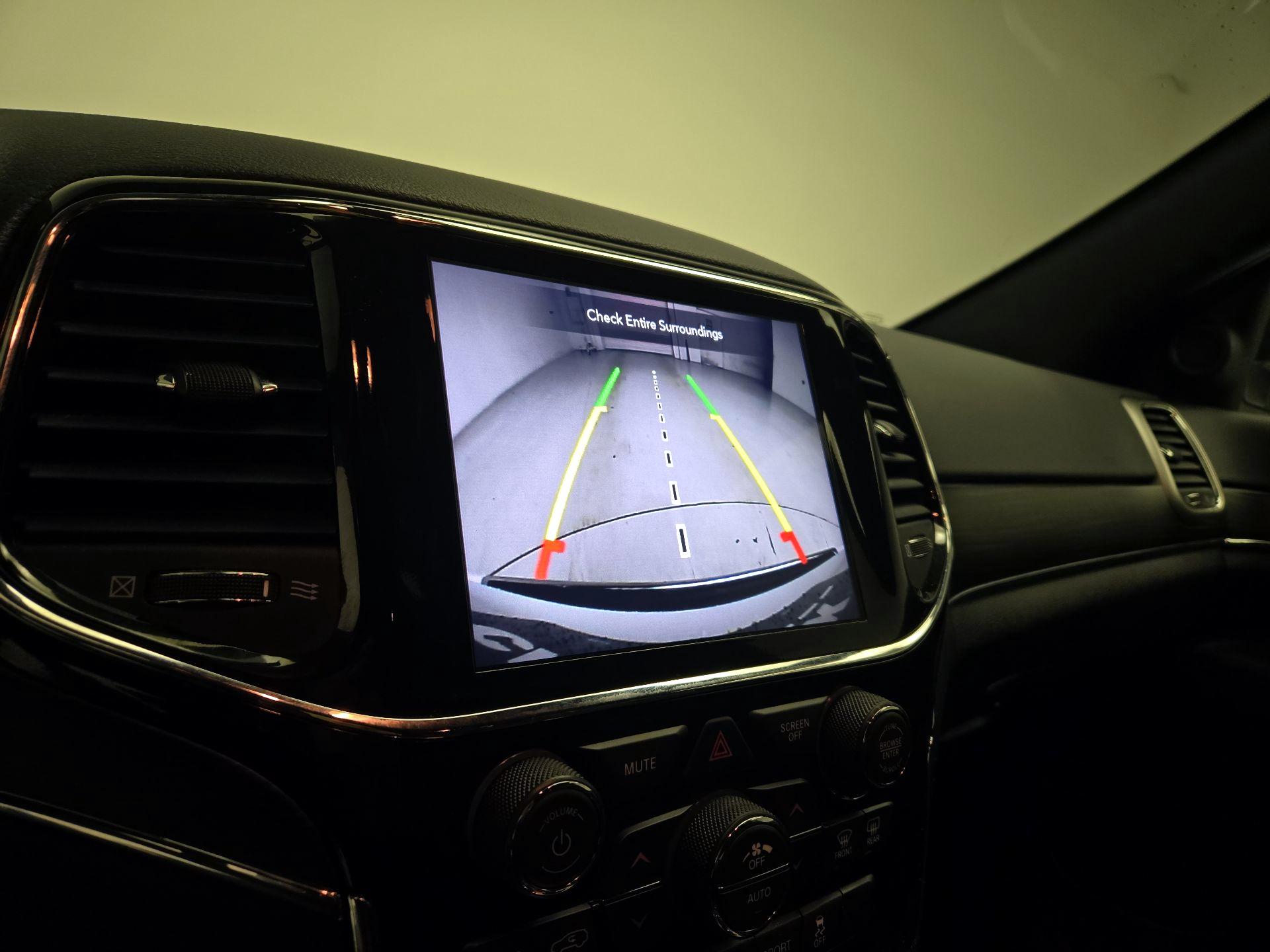 Thumbnail: 2022 Jeep Grand Cherokee - 14