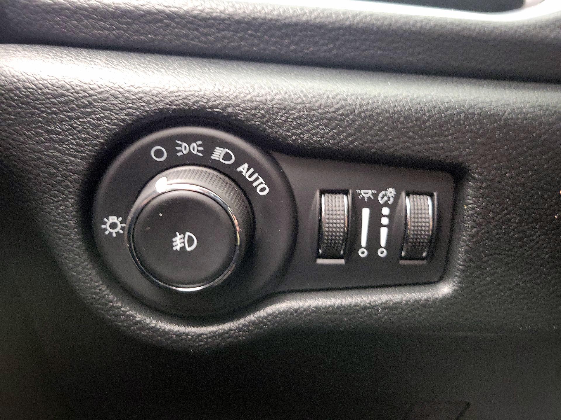 Thumbnail: 2025 Chrysler Pacifica - 13