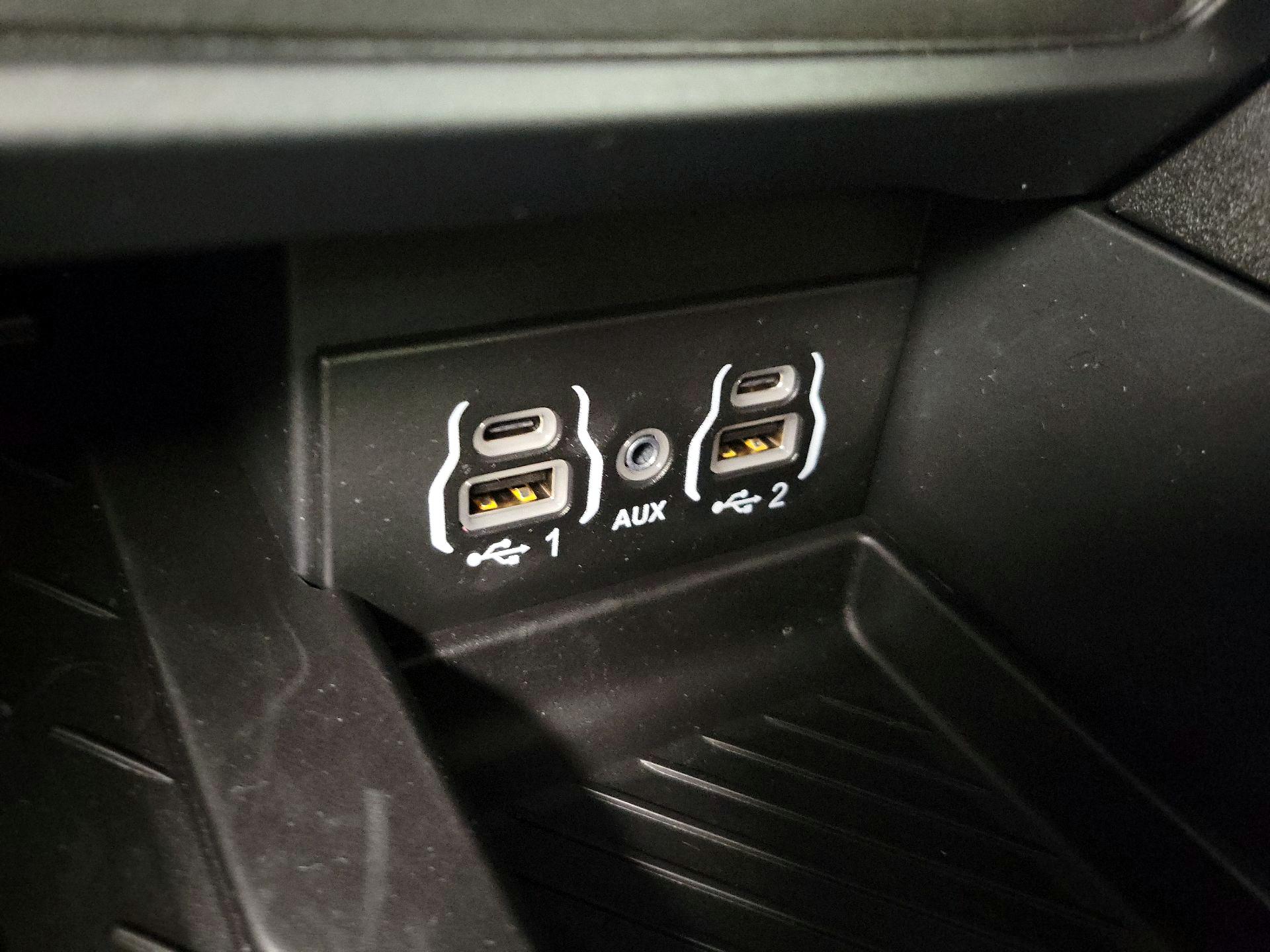 Thumbnail: 2025 Chrysler Pacifica - 19