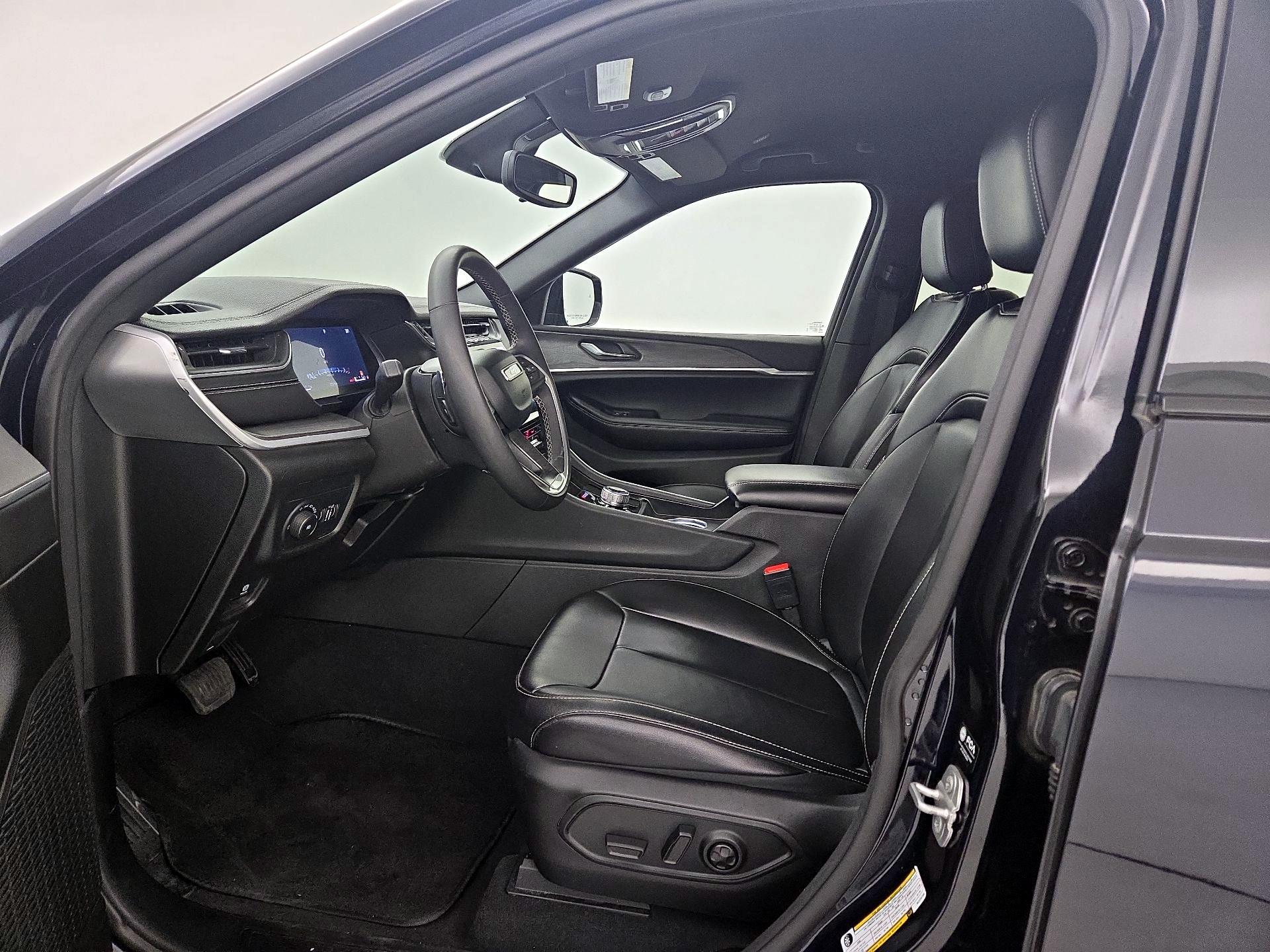 Thumbnail: 2024 Jeep Grand Cherokee - 11