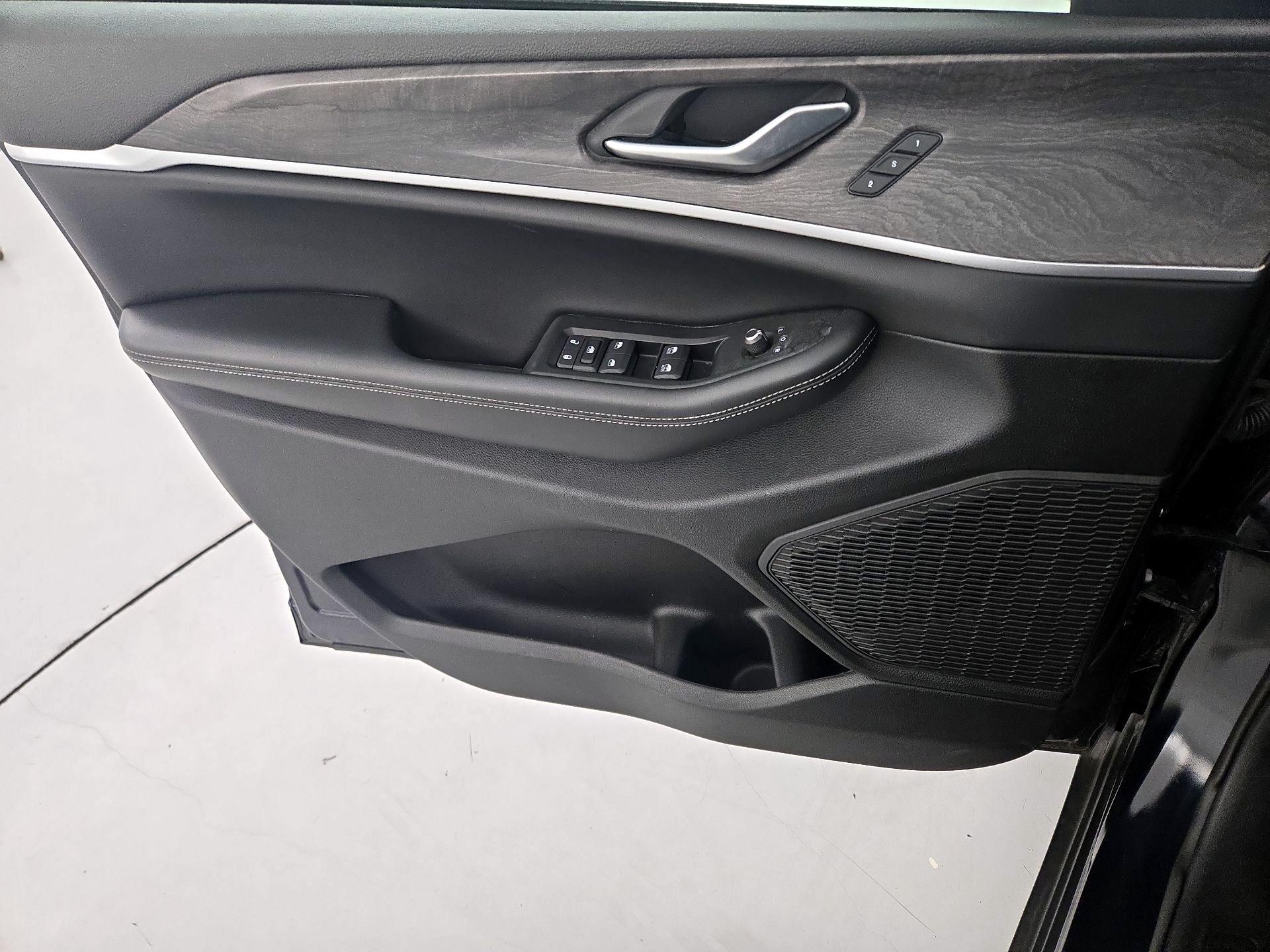 Thumbnail: 2024 Jeep Grand Cherokee - 12