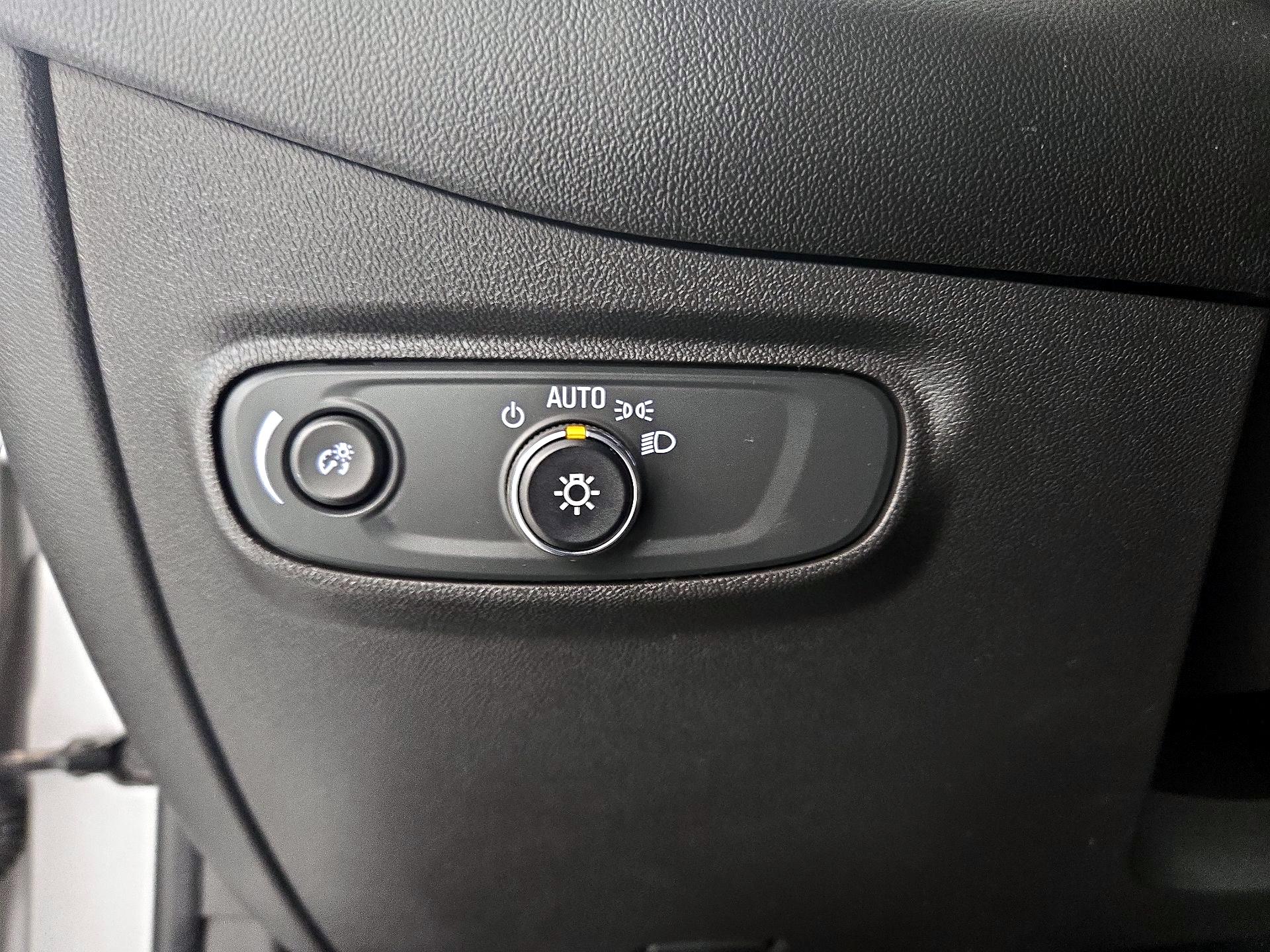 Thumbnail: 2020 Chevrolet Equinox - 13