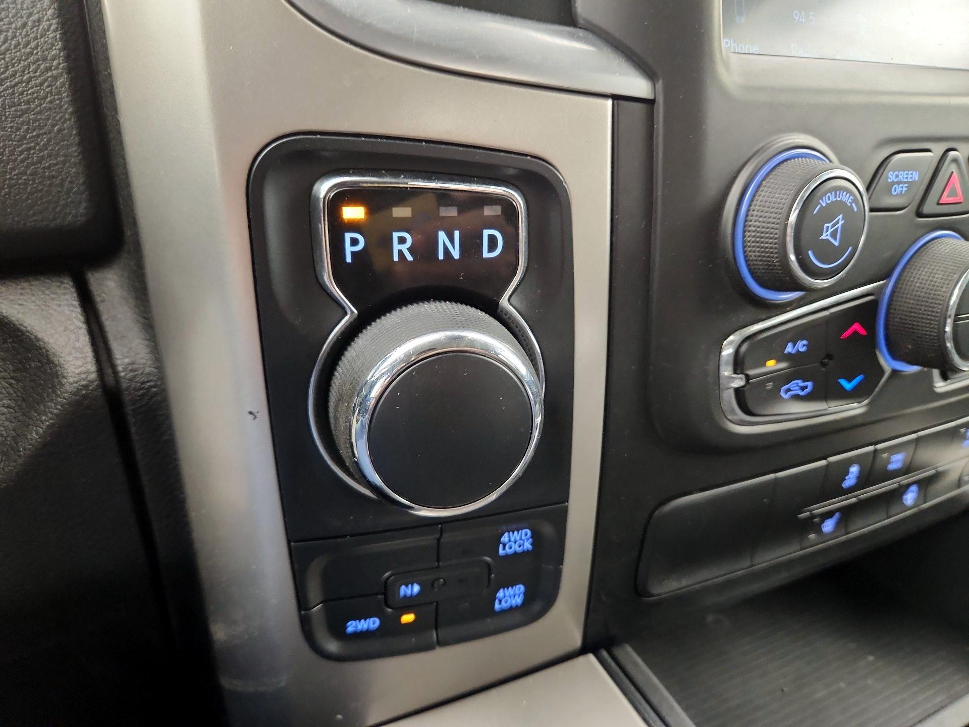 Thumbnail: 2019 RAM 1500 Classic - 17