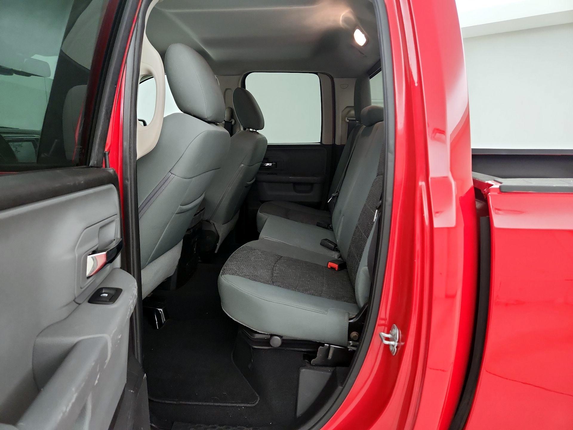 Thumbnail: 2019 RAM 1500 Classic - 19