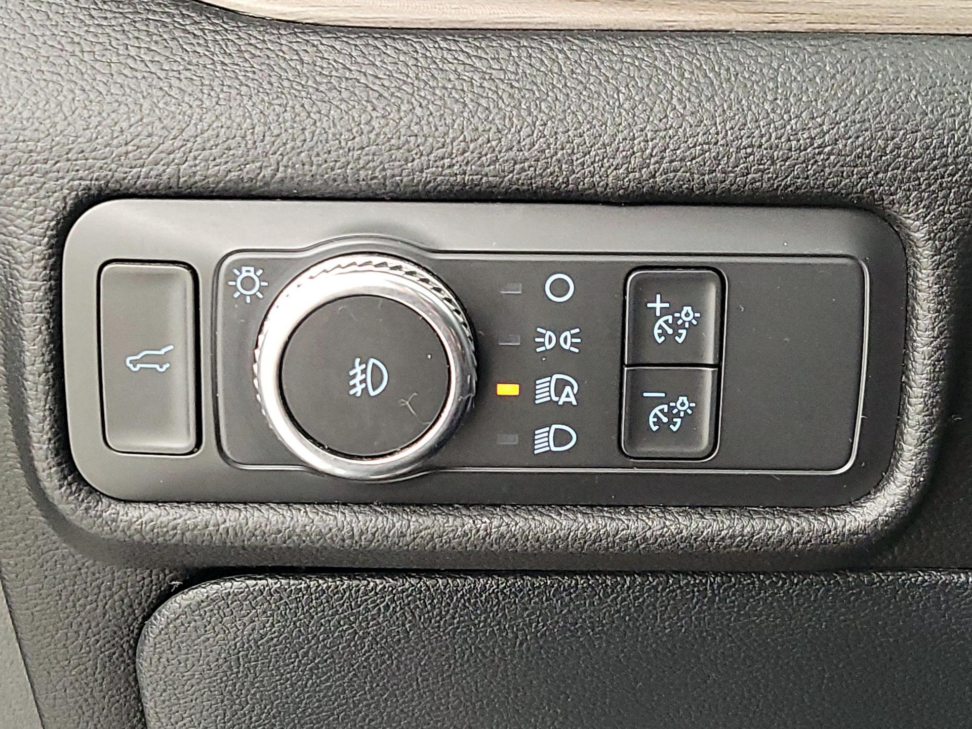 Thumbnail: 2021 Ford Explorer - 11