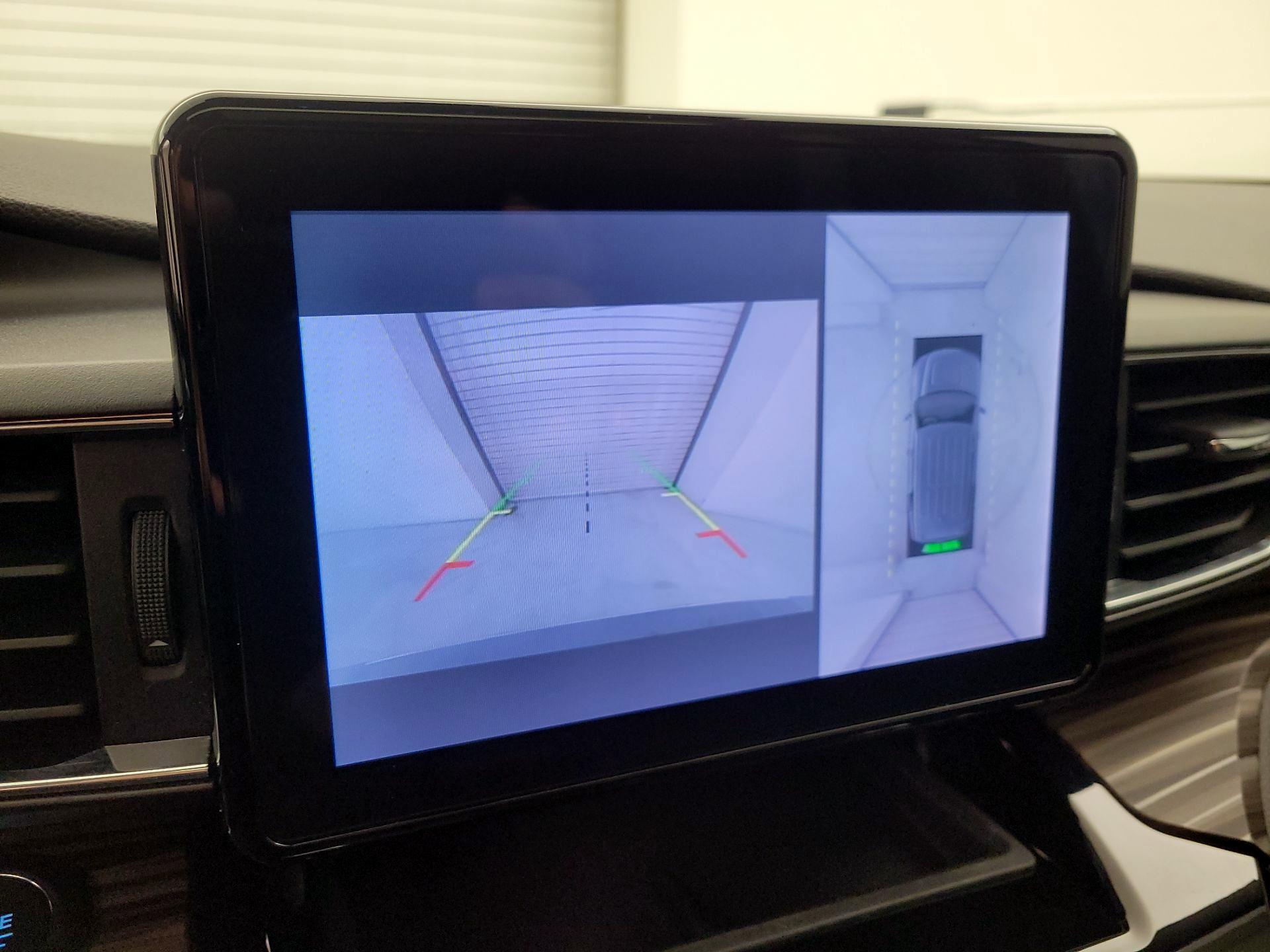 Thumbnail: 2021 Ford Explorer - 13