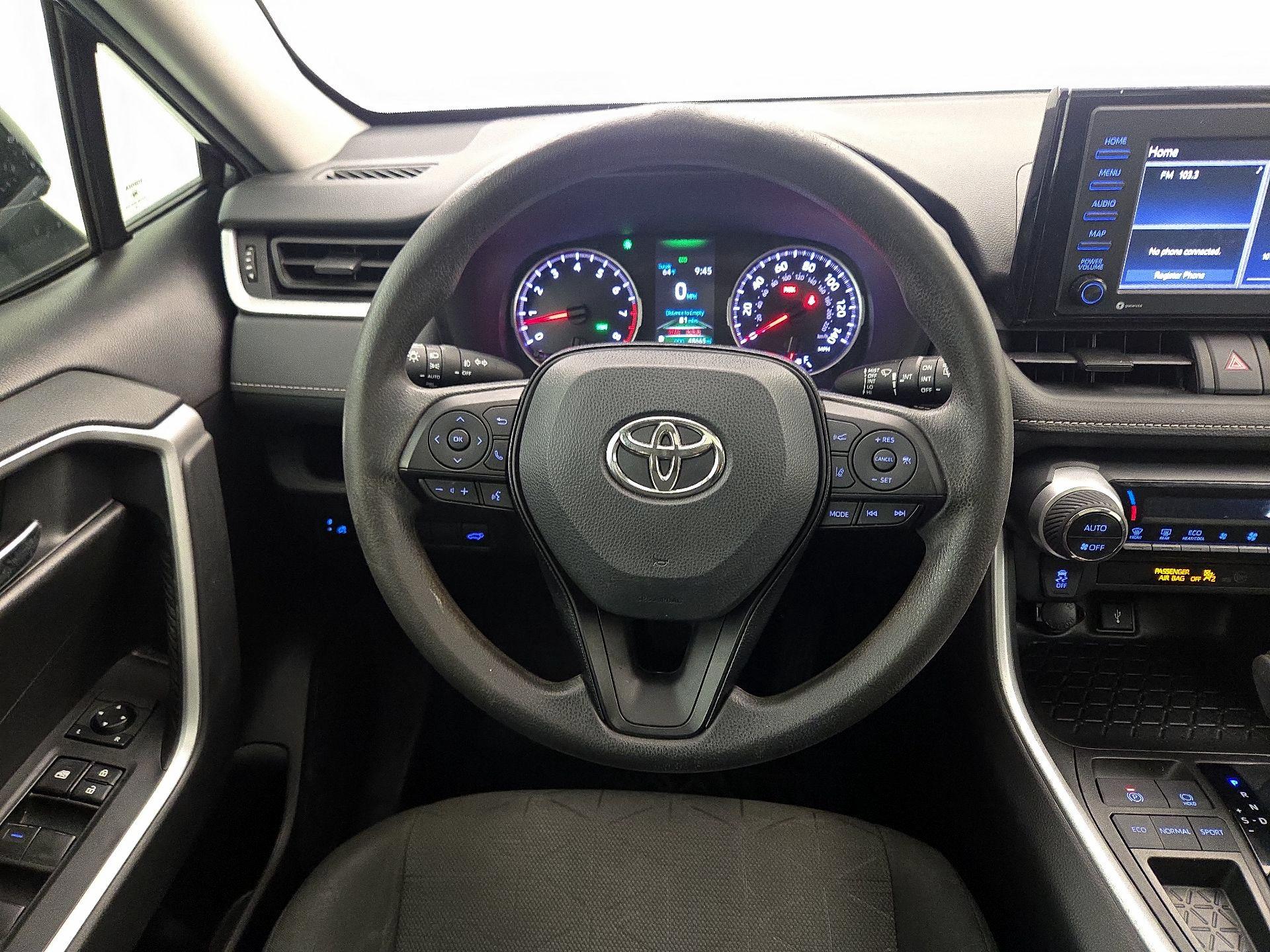 Thumbnail: 2020 Toyota RAV4 - 10