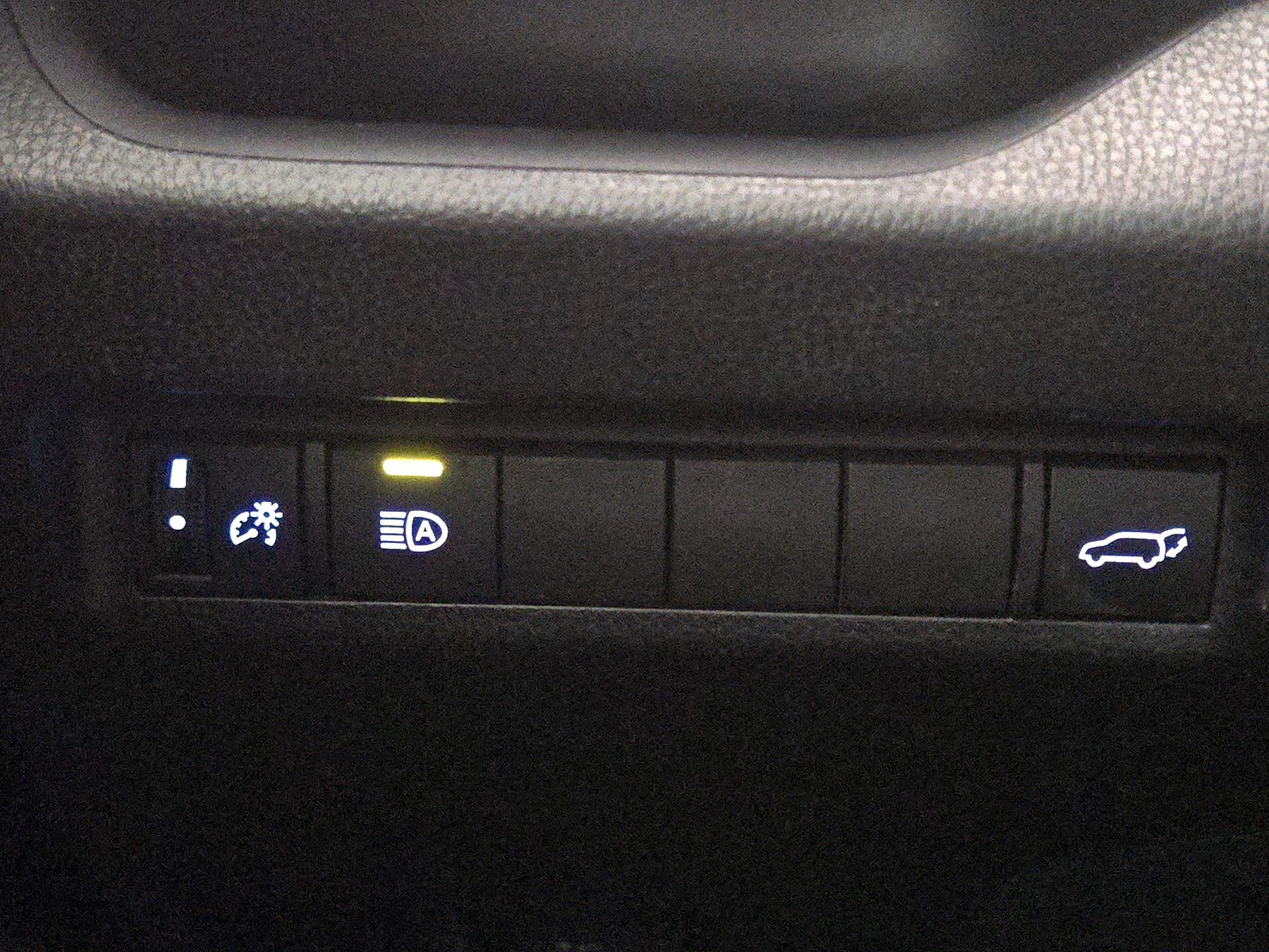 Thumbnail: 2020 Toyota RAV4 - 13